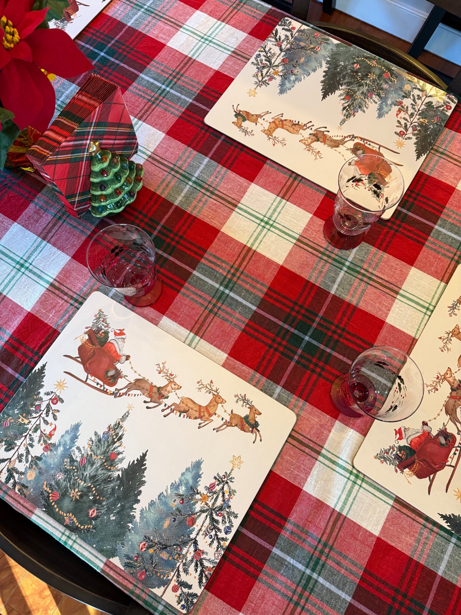 My Christmas table 🎄 

Classic Christmas, 90s Christmas, traditional Christmas, tacky Christmas, tartan Christmas, plaid, place setting, place mats, christmas decor

#LTKHome #LTKGiftGuide #LTKHoliday