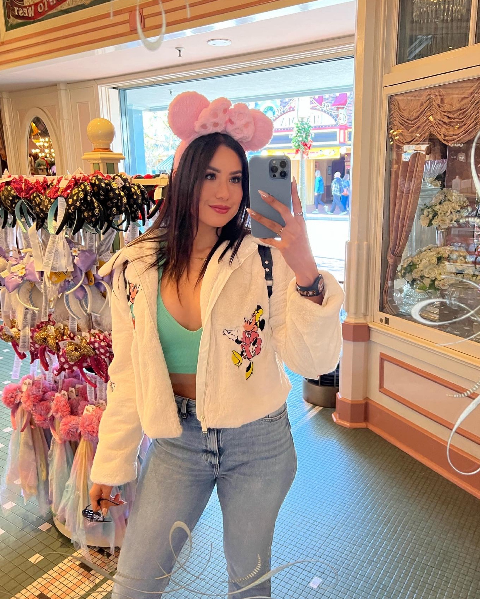 Love this jacket so much especially with the fluffy ears!! Such fluffy vibes lol 
Jacket: size S
Jeans: size 6
Top: size S