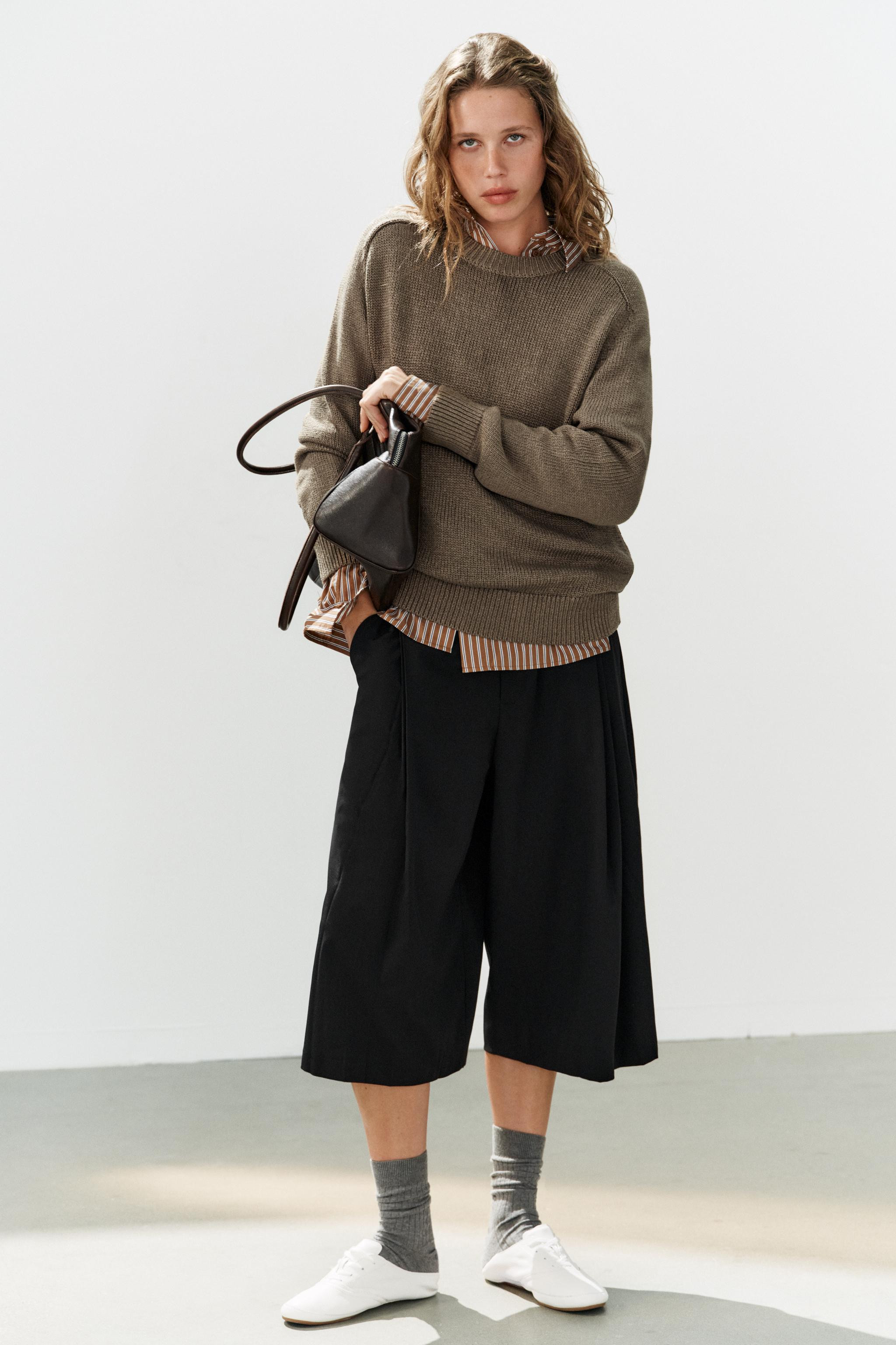 Lange bermudashorts mit mittelhoher bund. Seitentaschen und falsche paspeltaschen am r\u00fccken.... | Zara DE