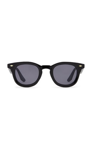 AIRE Aperture Sunglasses in Black. | Revolve Clothing (Global)