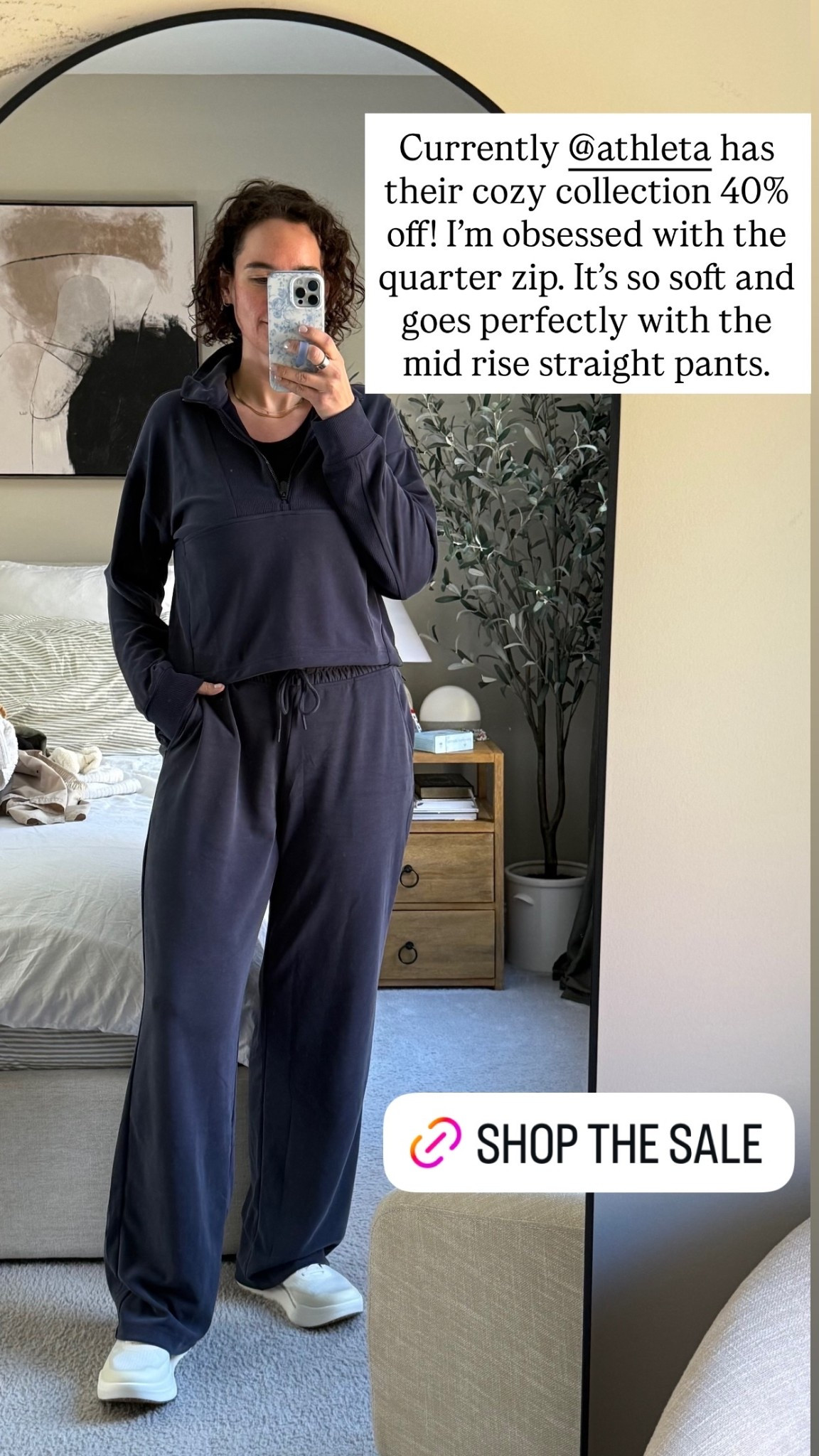 Currently @athleta has their cozy collection 40% off! I’m obsessed with the quarter zip. It’s so soft and goes perfectly with the mid rise straight pants.