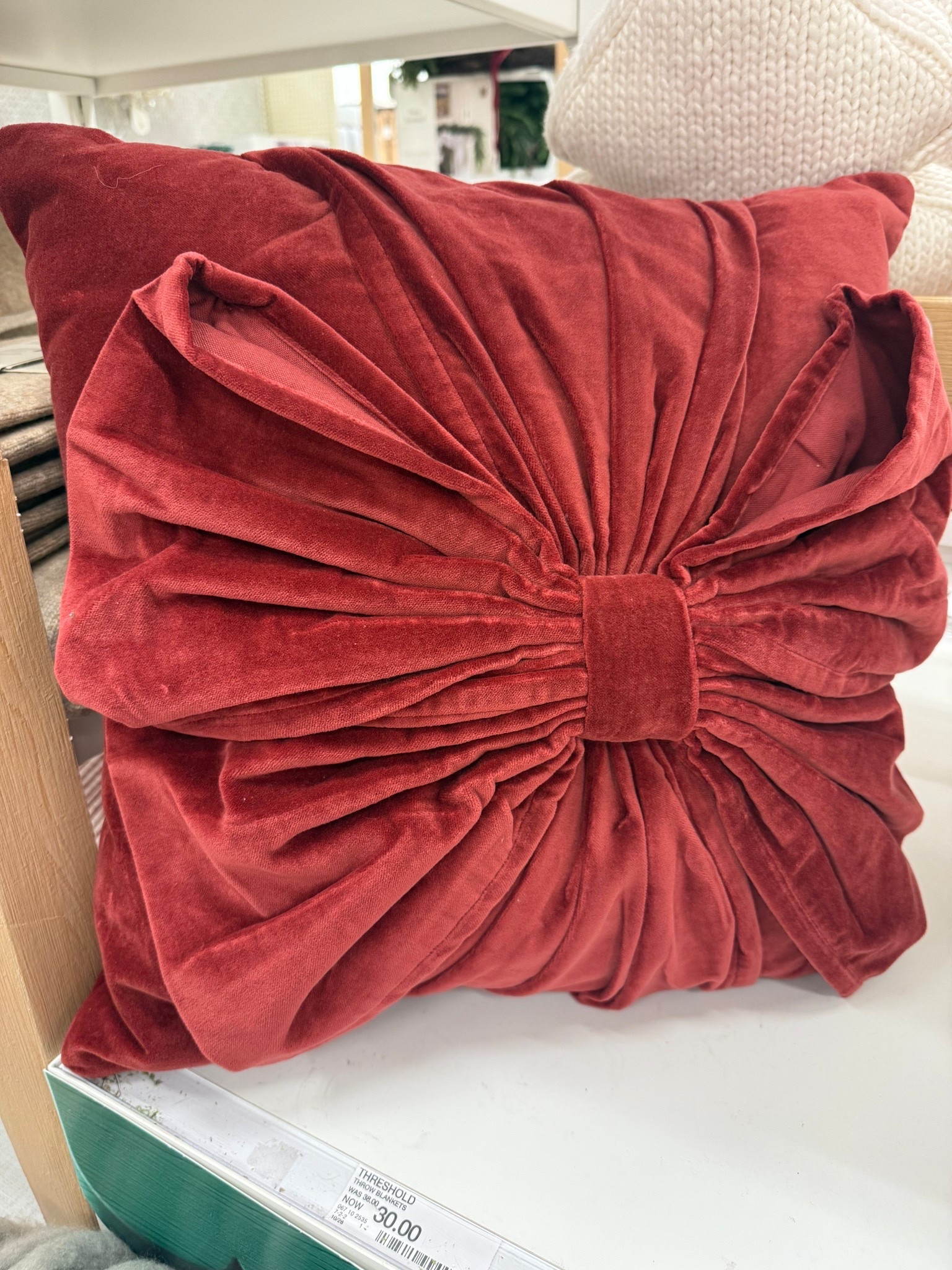 🎀✨ This bow pillow sold out instantly when the new holiday collection dropped — but it’s back online right now for shipping!
See it plus more viral holiday finds worth grabbing ASAP! 🎄🤍

#LTKStyleTip #LTKSeasonal #LTKHoliday