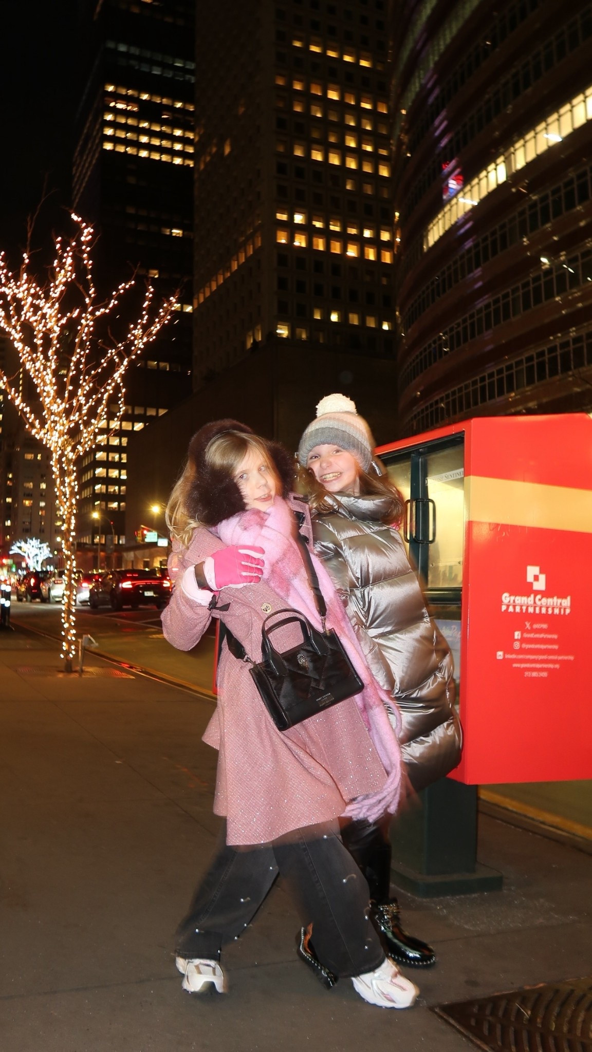 Girls nyc holiday outfits!

Kids fashion, holiday outfits, ootd, nyc fashion, winter fashionn

#LTKHoliday #LTKKids