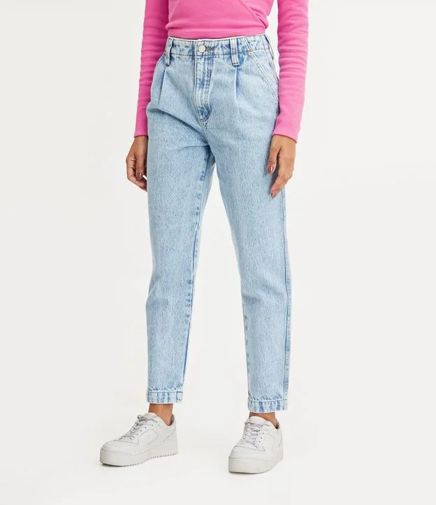 Calça Mom em Jeans com Pregas e Bolsos com Botões Azul | Renner (BR)