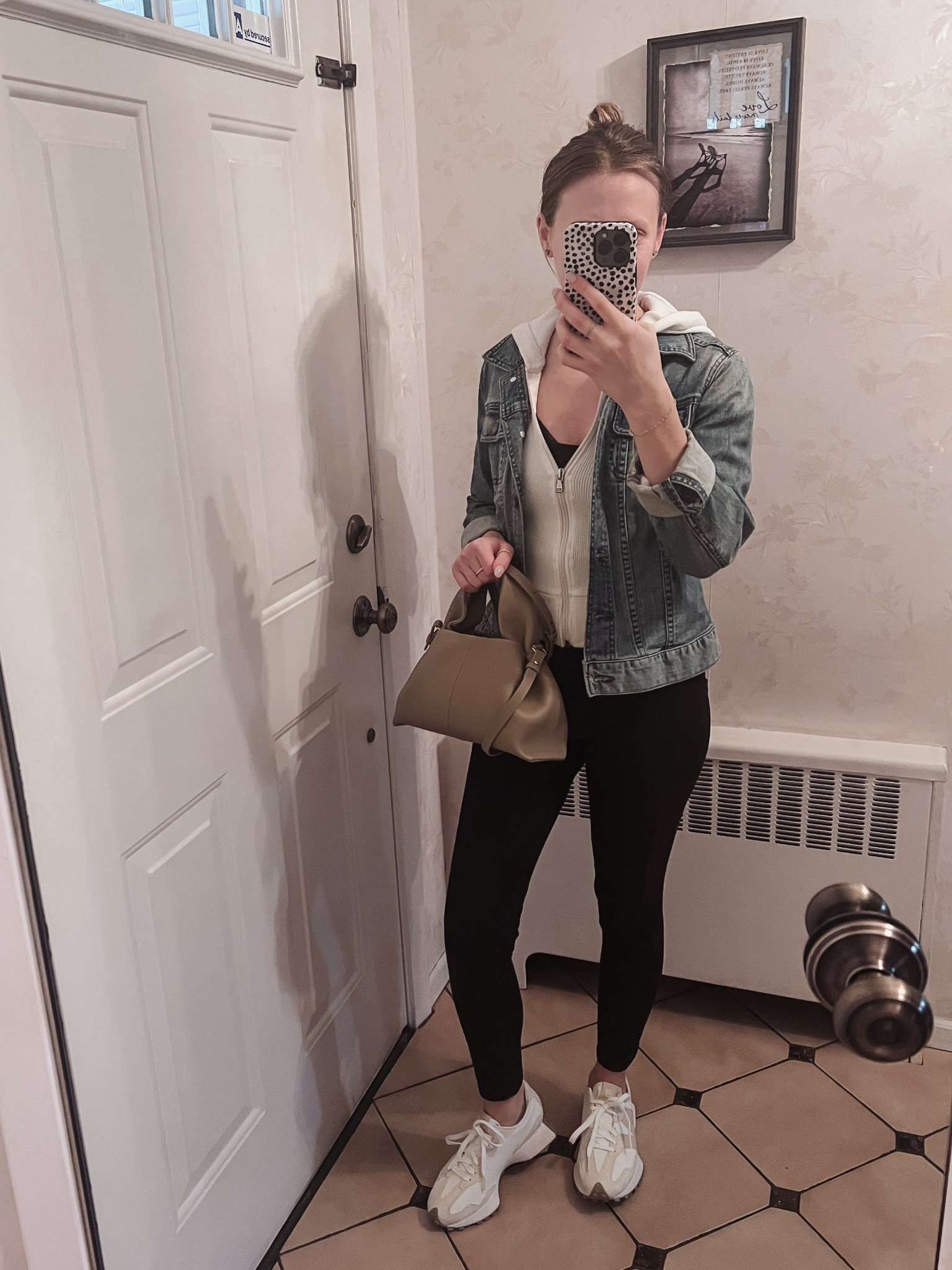 Sunday errands 👟🤎

Polene numero neuf mini 

#LTKPetite #LTKStyleTip #LTKSeasonal