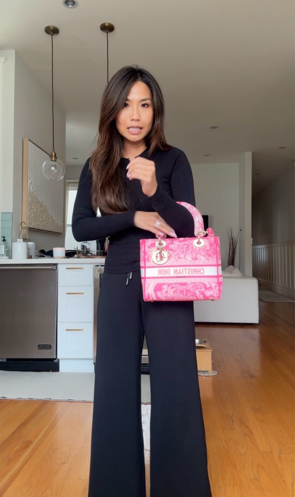 Two of my fav comfy lounge pieces!

Ribbed long sleeve - tts, xs
Wide leg pants - tts, xs petite

#LTKootd