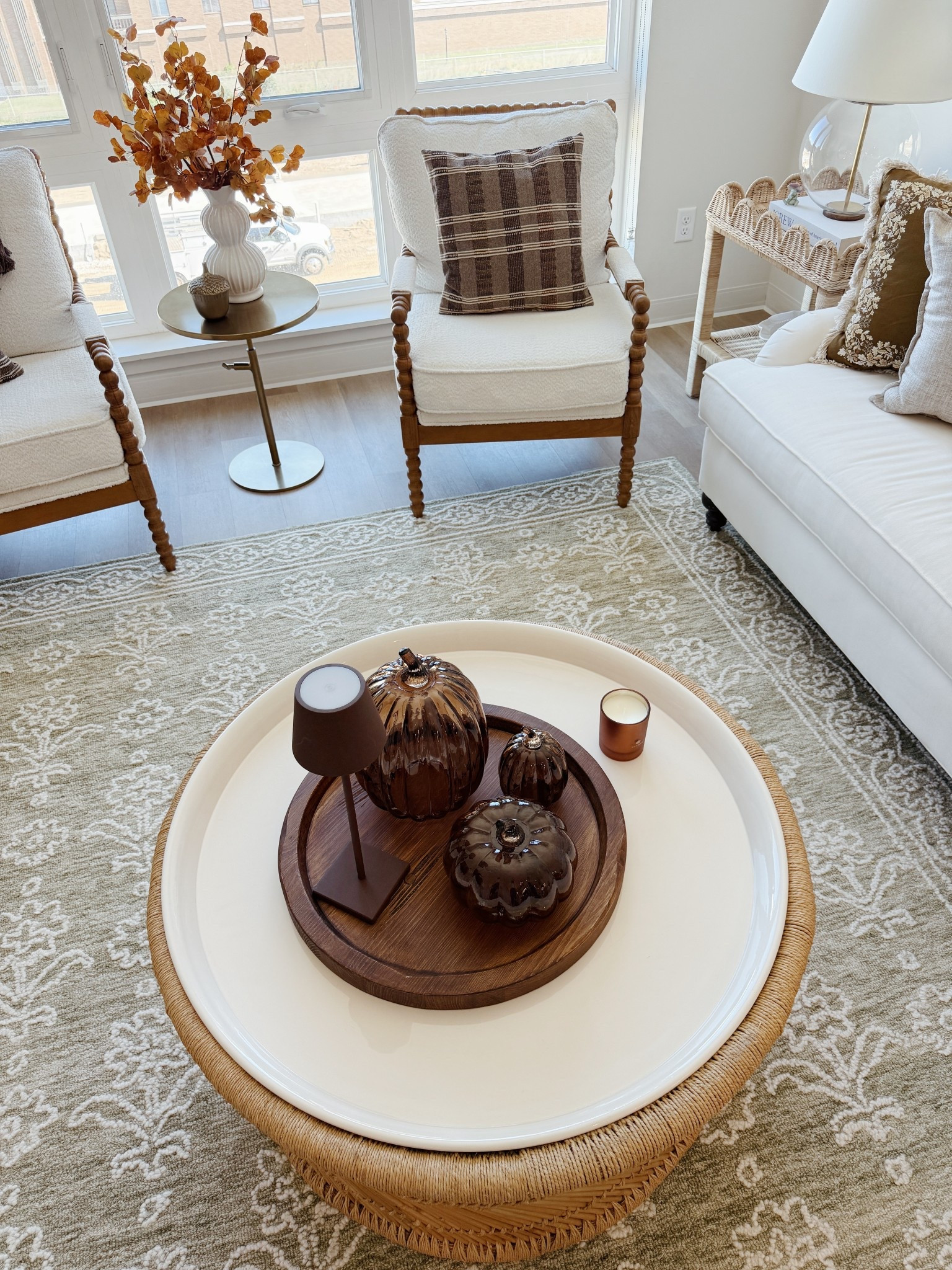 Finally decorated apartment for fall! Love how it turned out! 🕯️🍂🍁