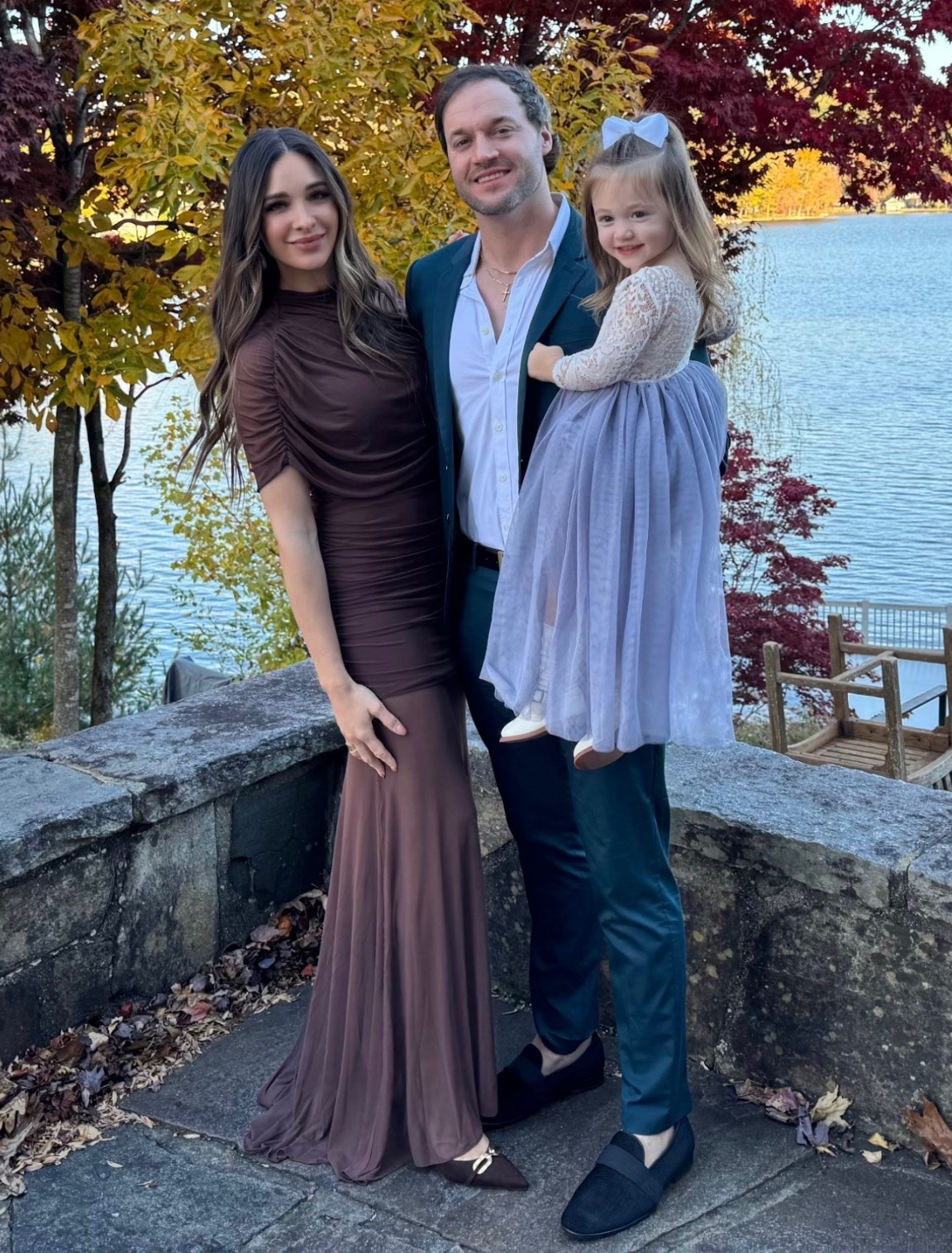 Holiday brown dress! 

#LTKStyleTip #LTKHoliday #LTKParties