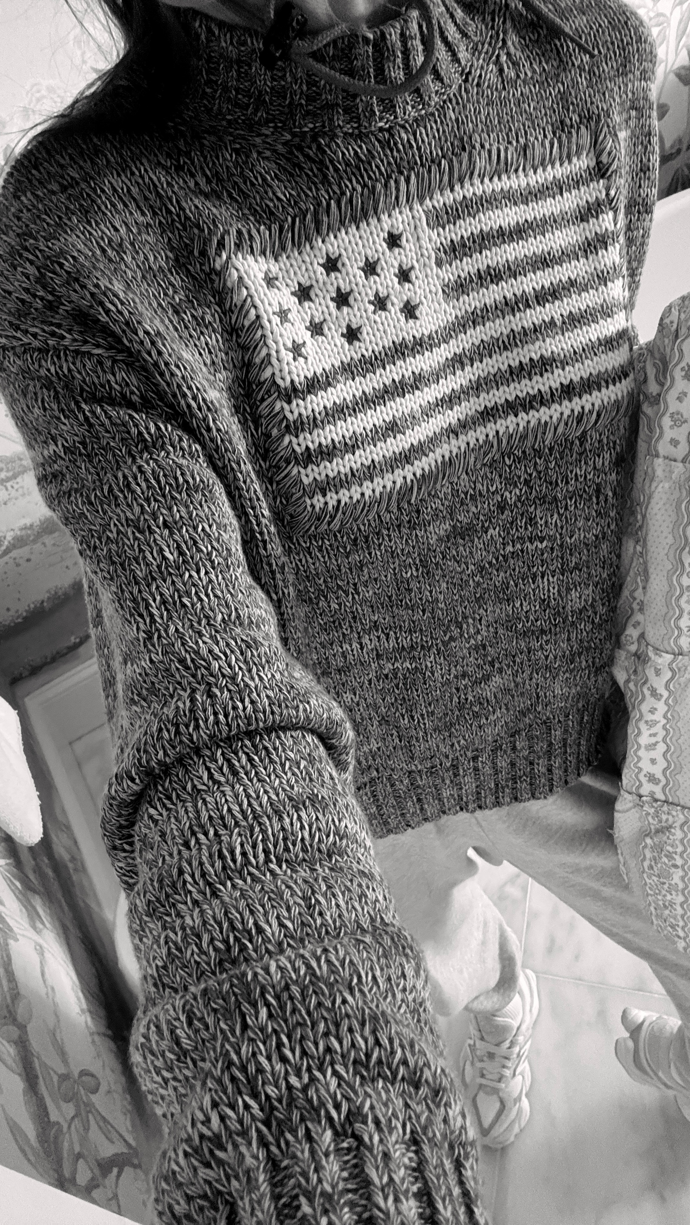 Love this sweater for spring and summer! Perfect for the Fourth of July too xx 