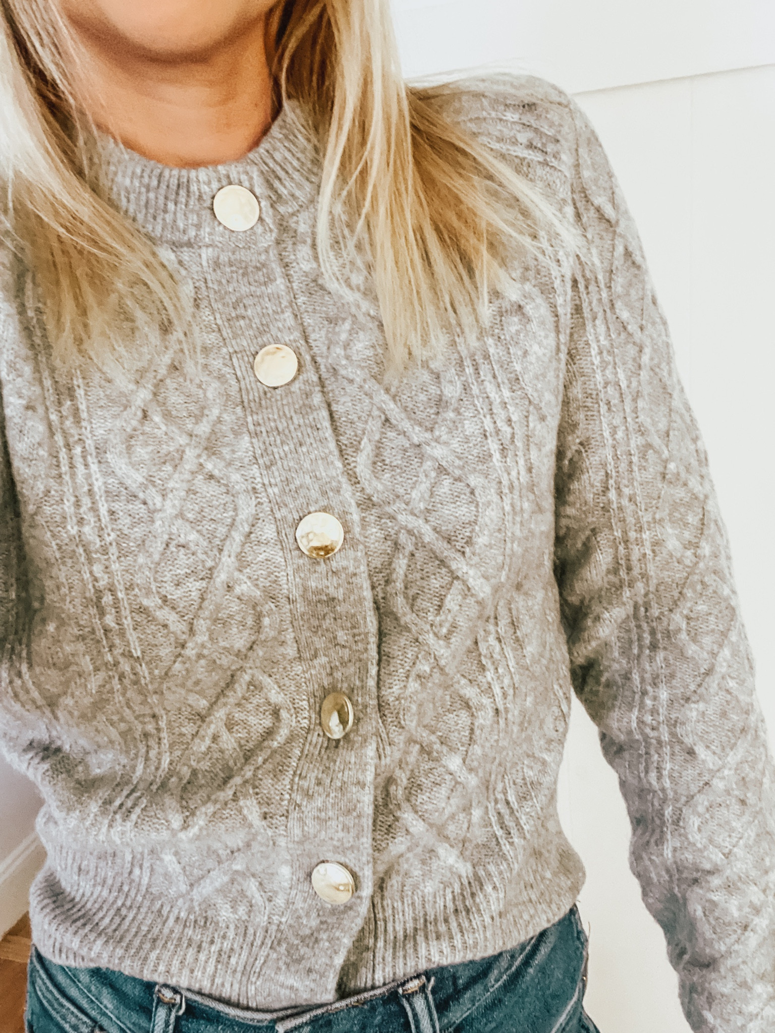 Close up detail view of this amazing sweater. Soooo soft. Wearing xs  

#LTKStyleTip #LTKFindsUnder50 #LTKSaleAlert
