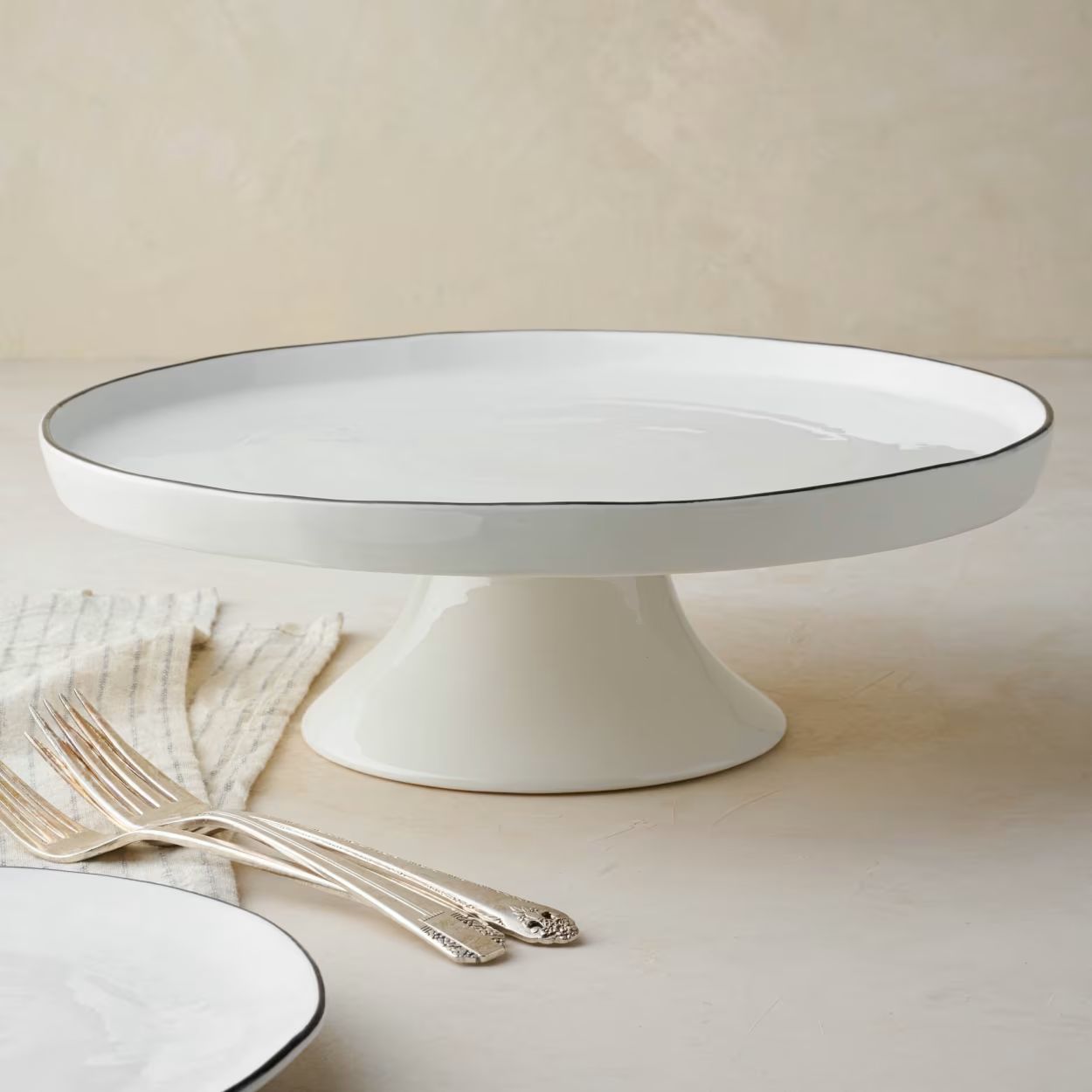 Magnolia Black Rim Ceramic Cake Stand | Magnolia