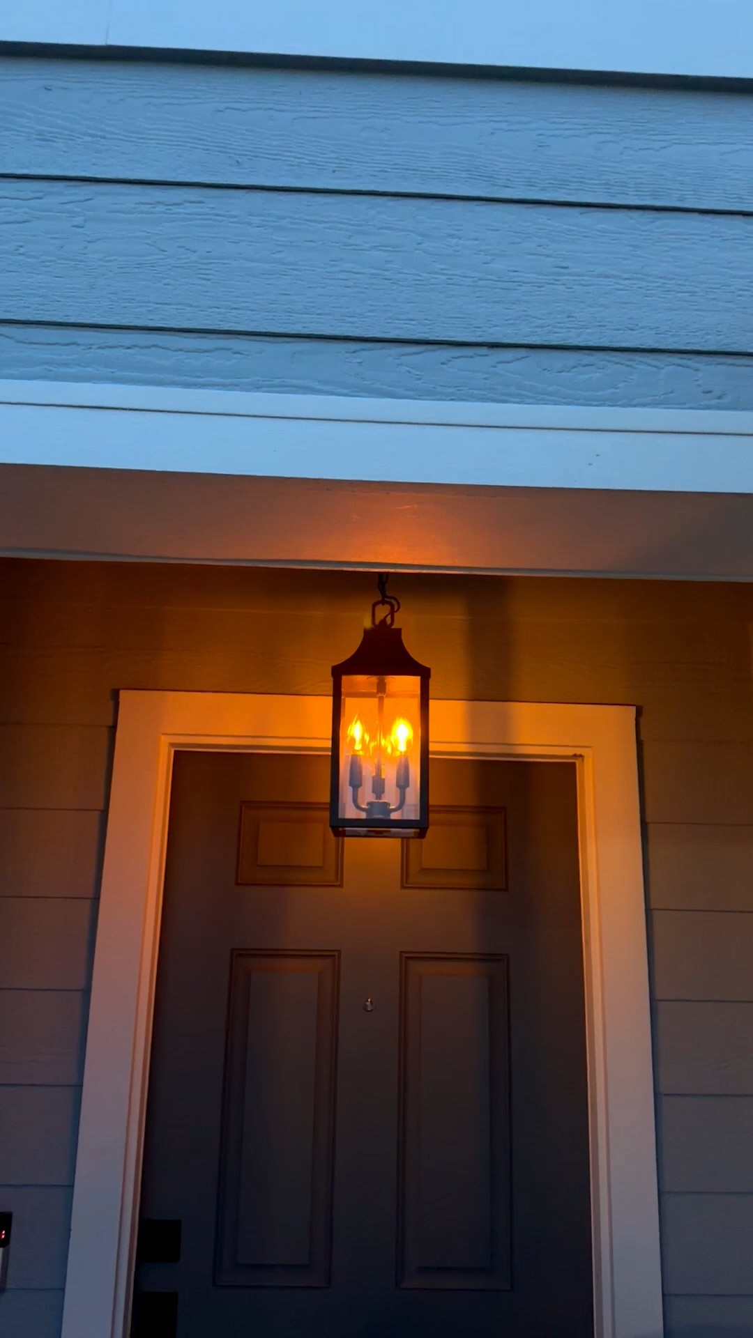 If you love expensive-looking outdoor lighting, don’t skip these. They create a realistic flickering flame effect that instantly adds charm to your front porch or patio—especially at night. ✨

#LTKHome