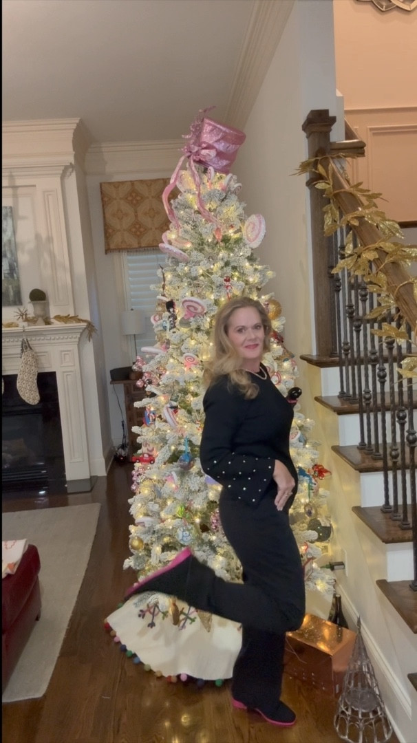 Great Sparkly Sweaters and Jewelry for the Holiday Season!
This gold necklace and flared sleeve sweater is great for those after work gatherings during this season when you need to pack some more sparkle to your look!


#LTKHoliday #LTKOver40 #LTKMidsize