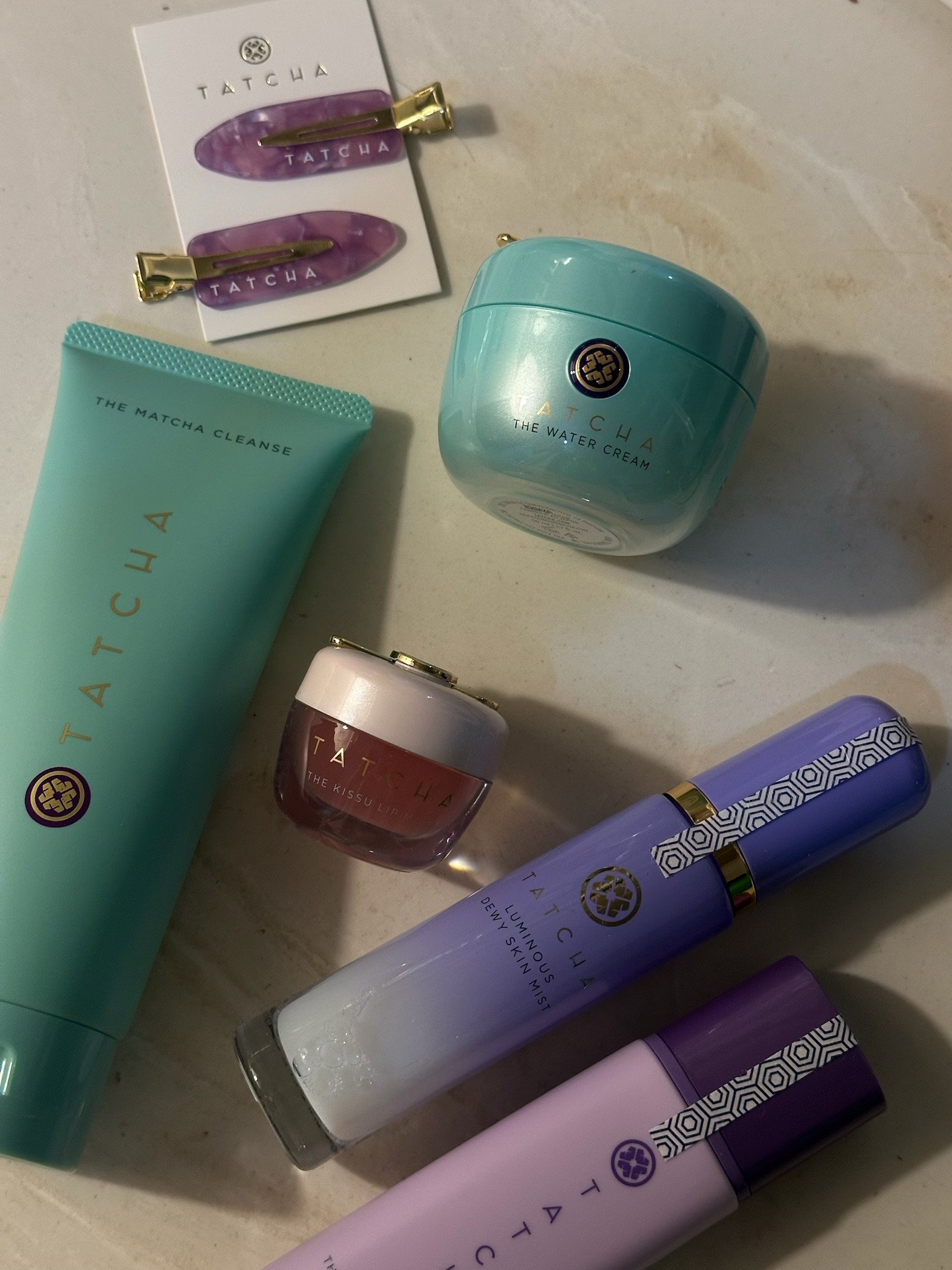 Glowy skin loading 🔋

Beauty, skin, skincare routine, glowy skinn

#LTKGiftGuide #LTKBeauty