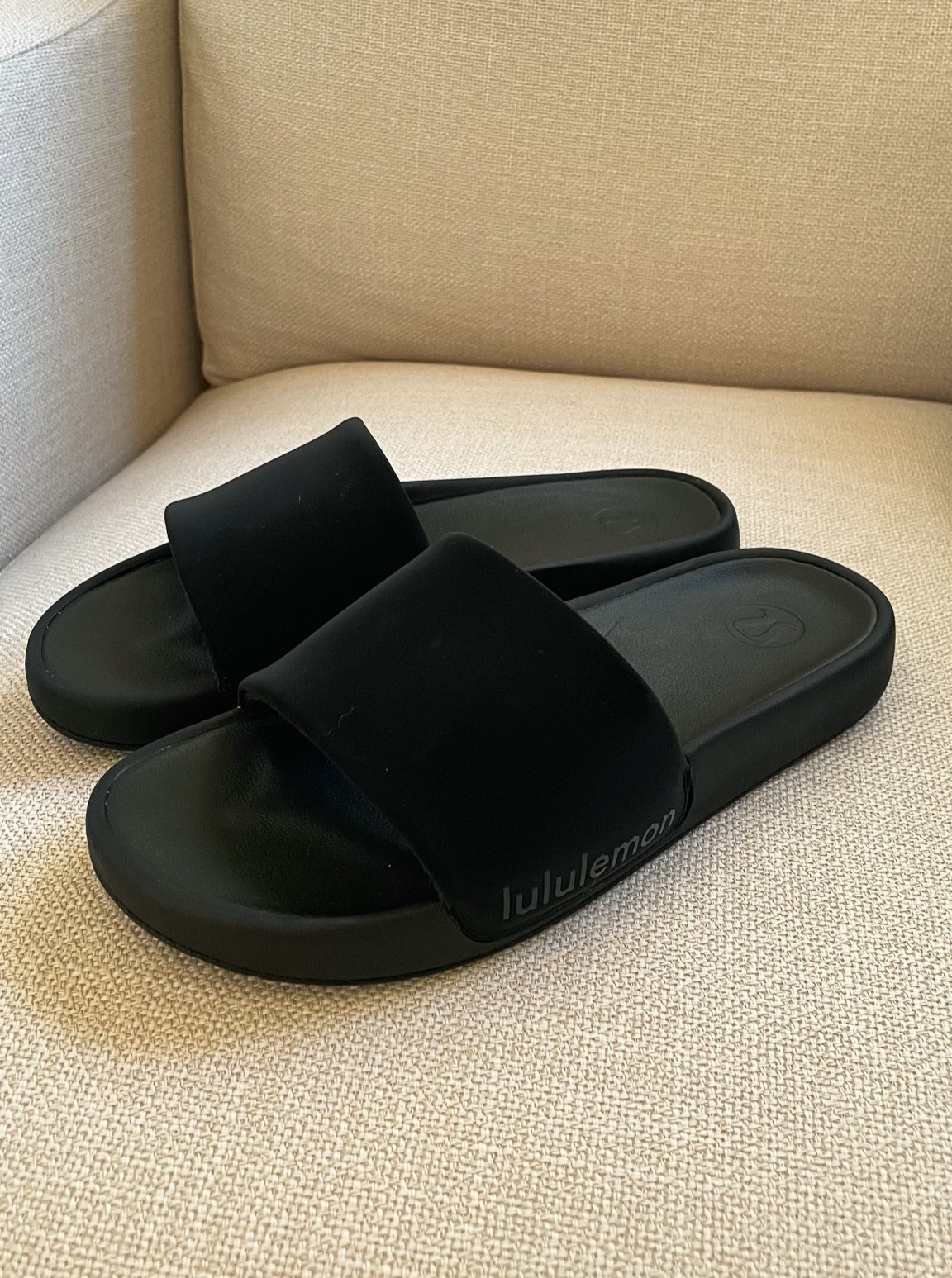Comfy slides for the house or summer time. I’ll be living in these! 🖤

#LTKshoecrush #LTKunder100 #LTKunder50