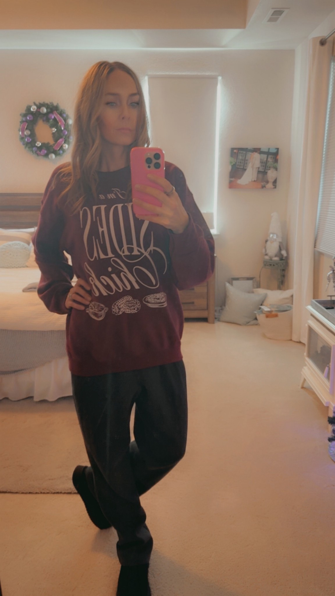 My “I’m a sides chick” sweatshirt comes in clutch since I hate turkey and only eat the sides haha!
It’s from last year so I linked similar ones for my fellow vegetarians (or for the girls who don’t like turkey.)
#sideschick #thanksgivingsweatshirt #thanksgivingoutfit


#LTKHoliday #LTKmomlife #LTKgrwm