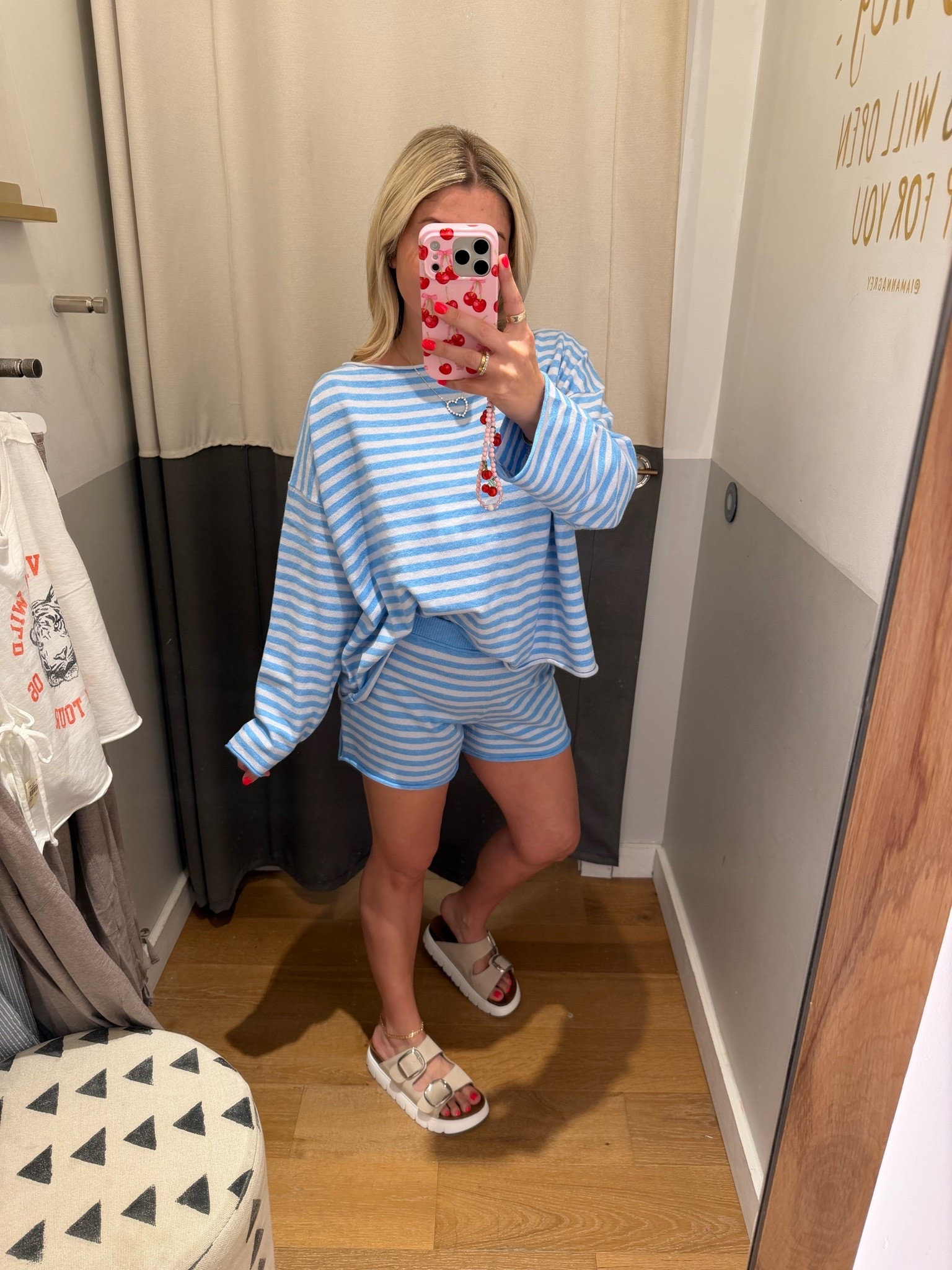 @Aerie set on sale! 
Size small
Sandals tts

#LTKSaleAlert