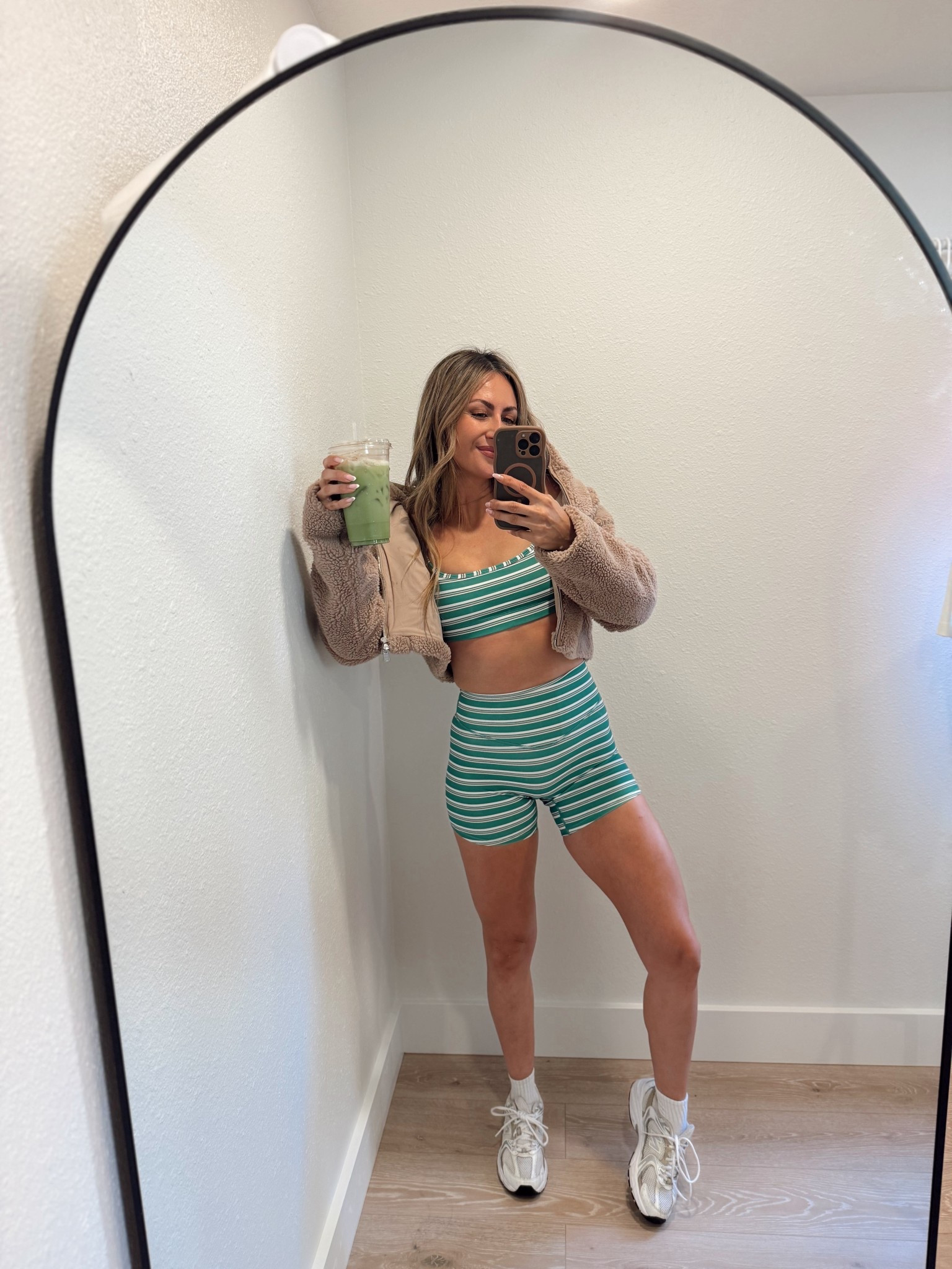 Matching my matcha ln my new @Vitality set! 💚

Wearing Xs in shorts
Xs in bra



#LTKdayinmylife #LTKootd #LTKfitnessgoals