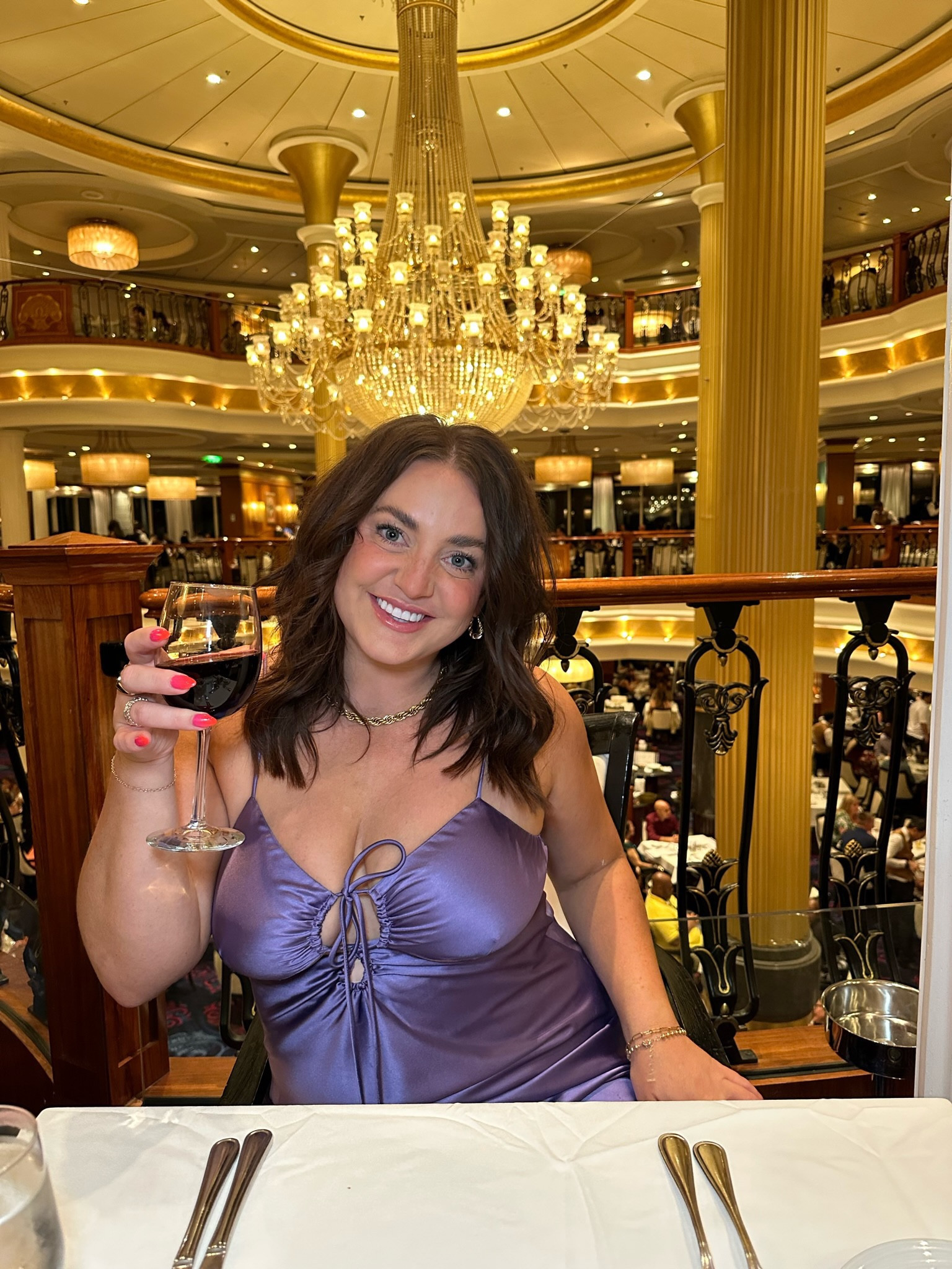 Summer vacation cruise dinner outfit! Would be perfect for a date night! 