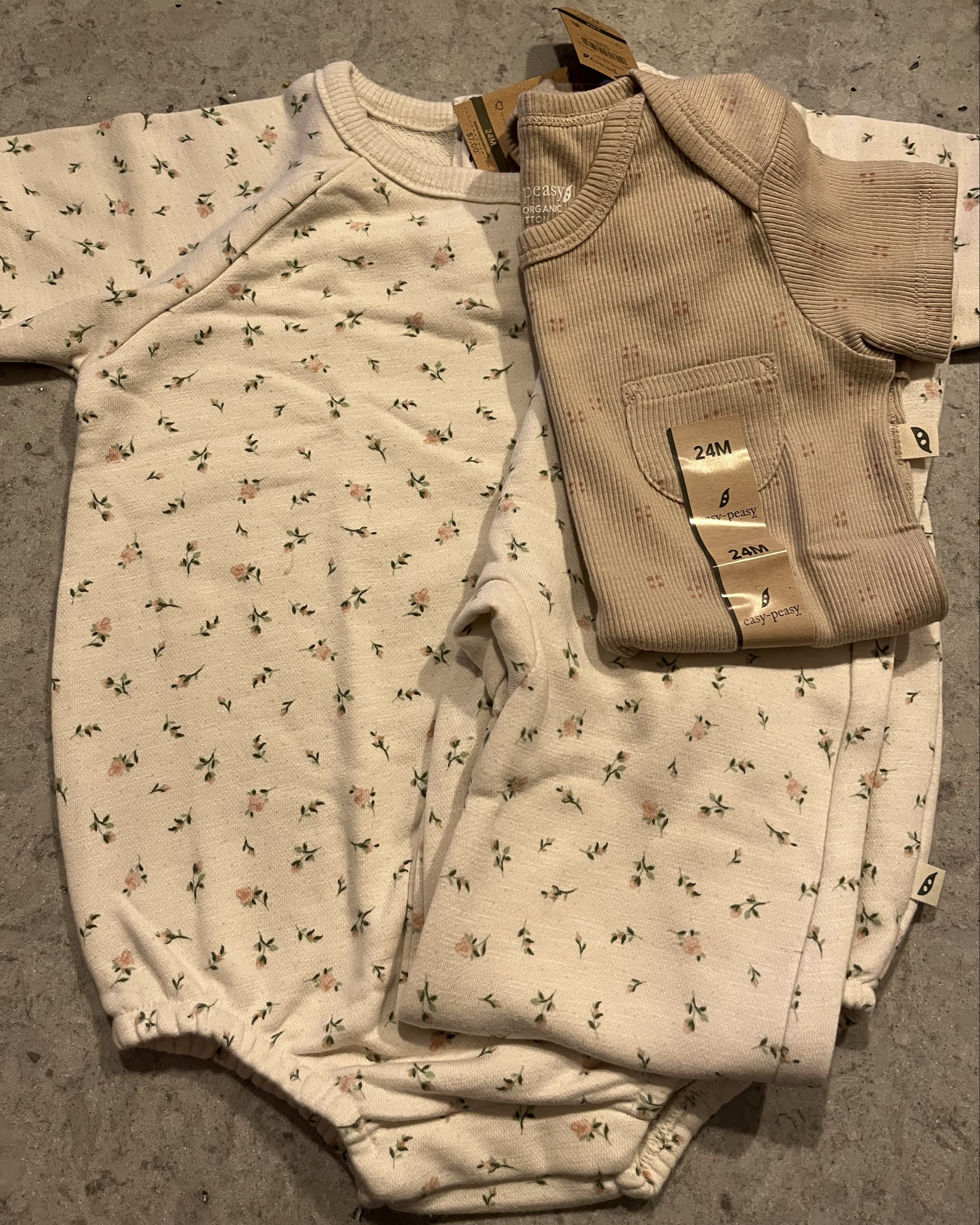 3 piece sets for under $6 !!!!!! Perfect transitional pieces. Walmart but looks like ZARA! 😍