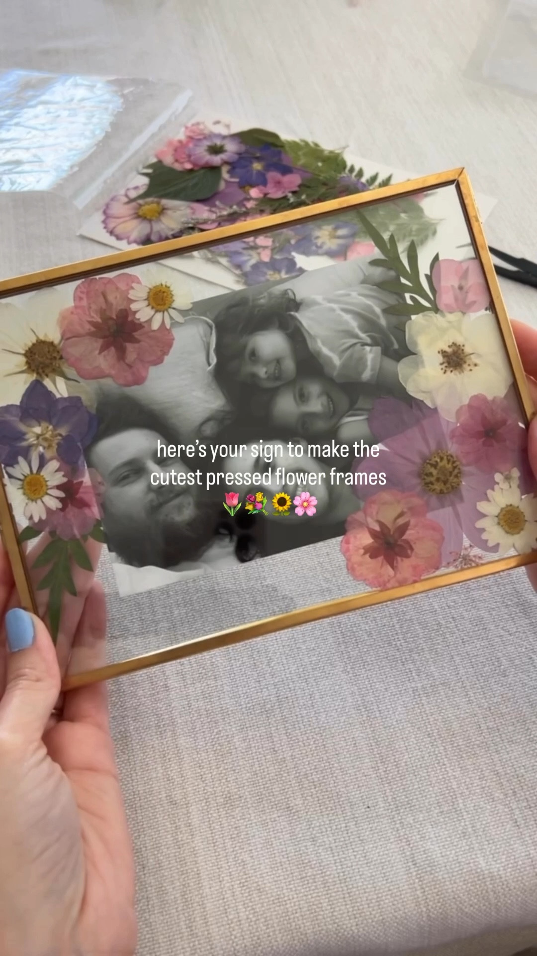 Mothers Day Gift Idea 🌸 This DIY gift is so pretty and easy to put together. I used a floating frame, dried florals and a picture! 


#LTKHome #LTKMothersDay #LTKmomlife