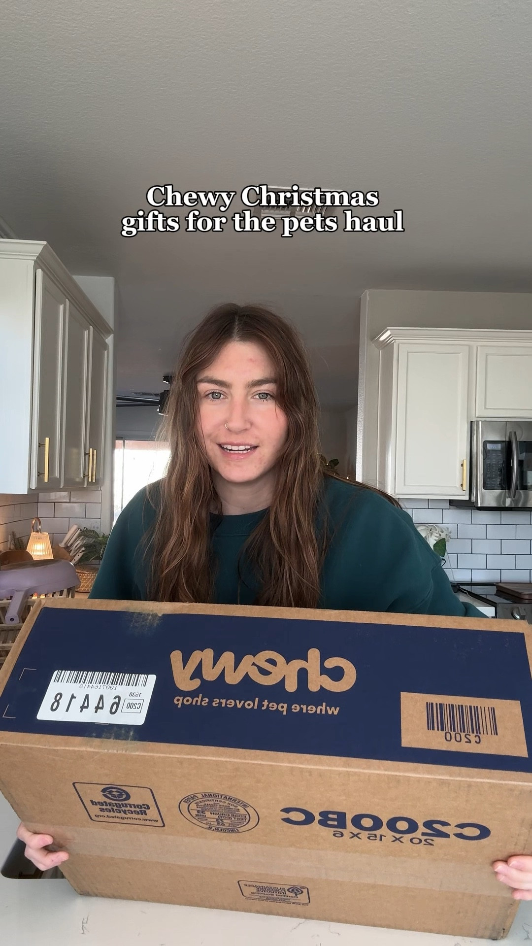 my pet favorites from @chewy this holiday season! They have such great deals this month so don’t miss them! #chewypartner 