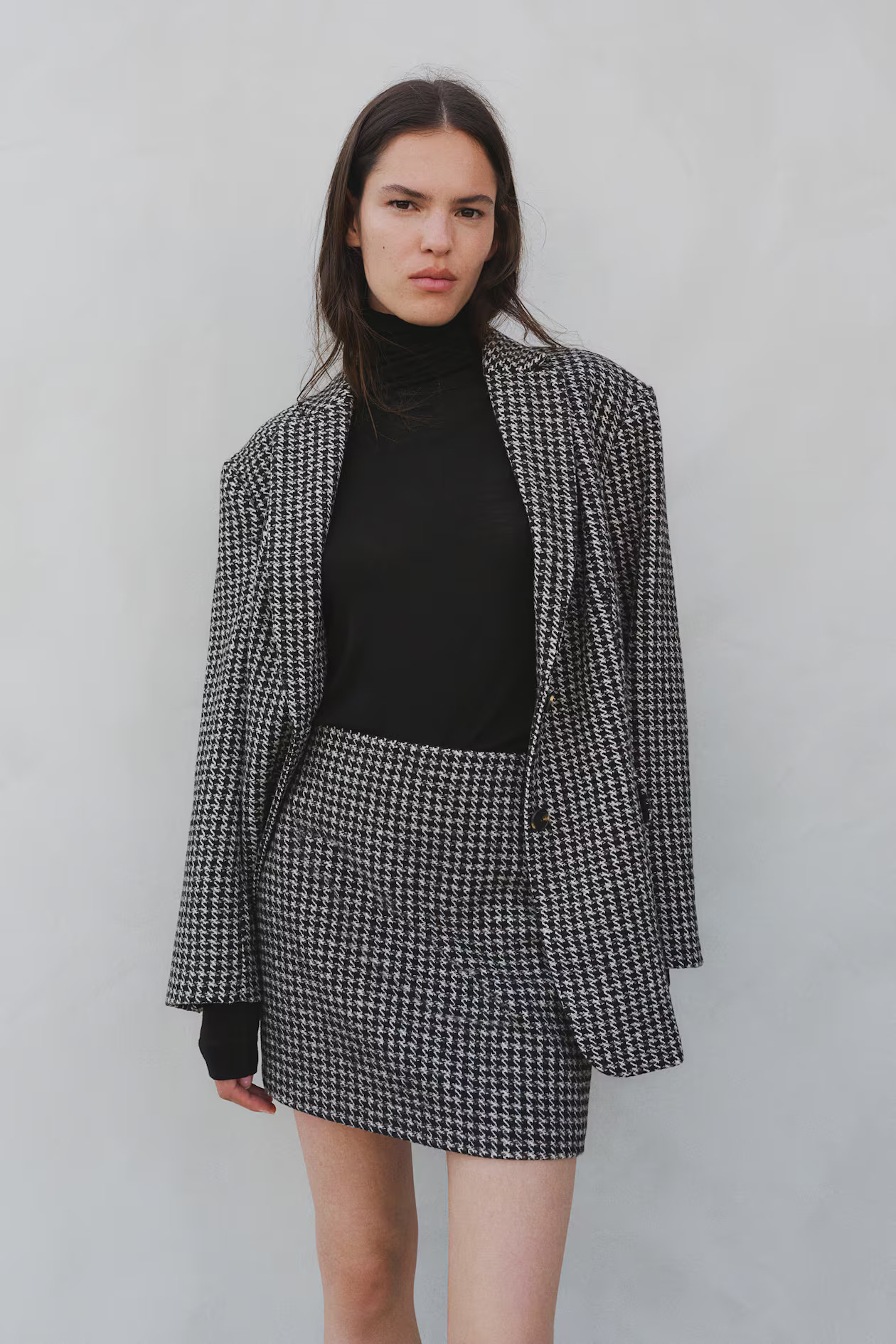 Mini skirt - Black/Dogtooth-patterned - Ladies | H&M GB | H&M (UK, MY, IN, SG, PH, TW, HK)