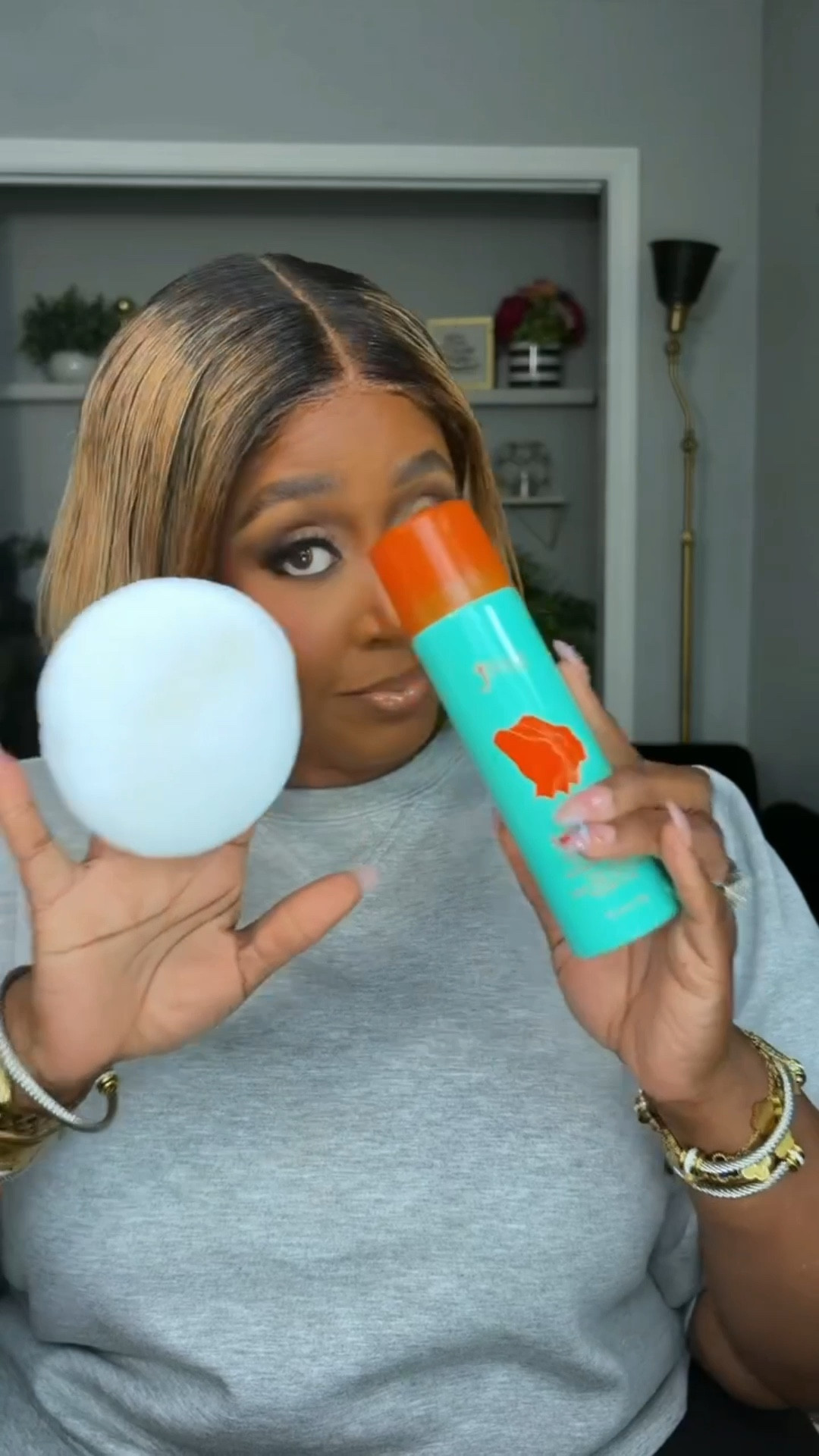 Because you will actually need both a setting and fixing spray to lock and hold your makeup. And I’ve been loving the @juviasplace sprays! 

#sponsored #setthescene #juviasplace  #JuviasSettingSpray #ContinuousMist 


#LTKBeauty #LTKselfcare