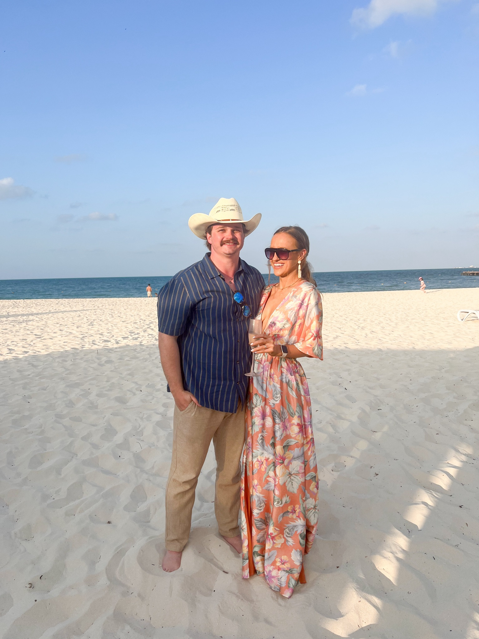 beach wedding guest attire 🌴

#bananarepublic #showpodress #linenpants #menslinenpants #beachwedding #weddingguest #baublebarearrings #baublebartarget

#LTKtravel #LTKwedding #LTKparties