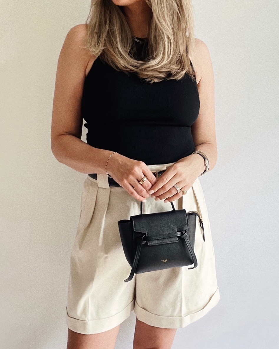 Classic summer outfit / long cream shorts 