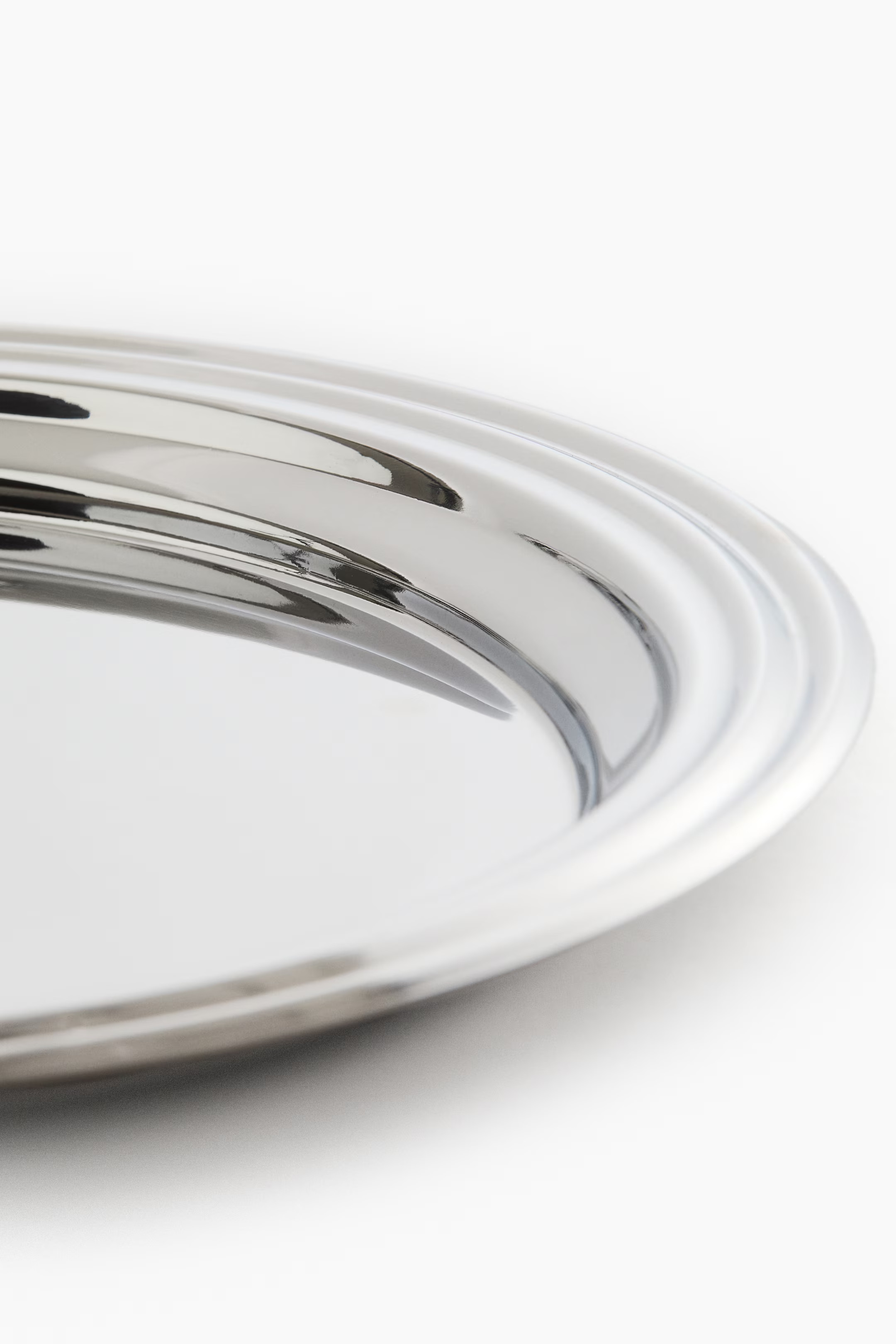 Ovales Tablett aus Edelstahl | H&M (DE, AT, CH, NL, FI)