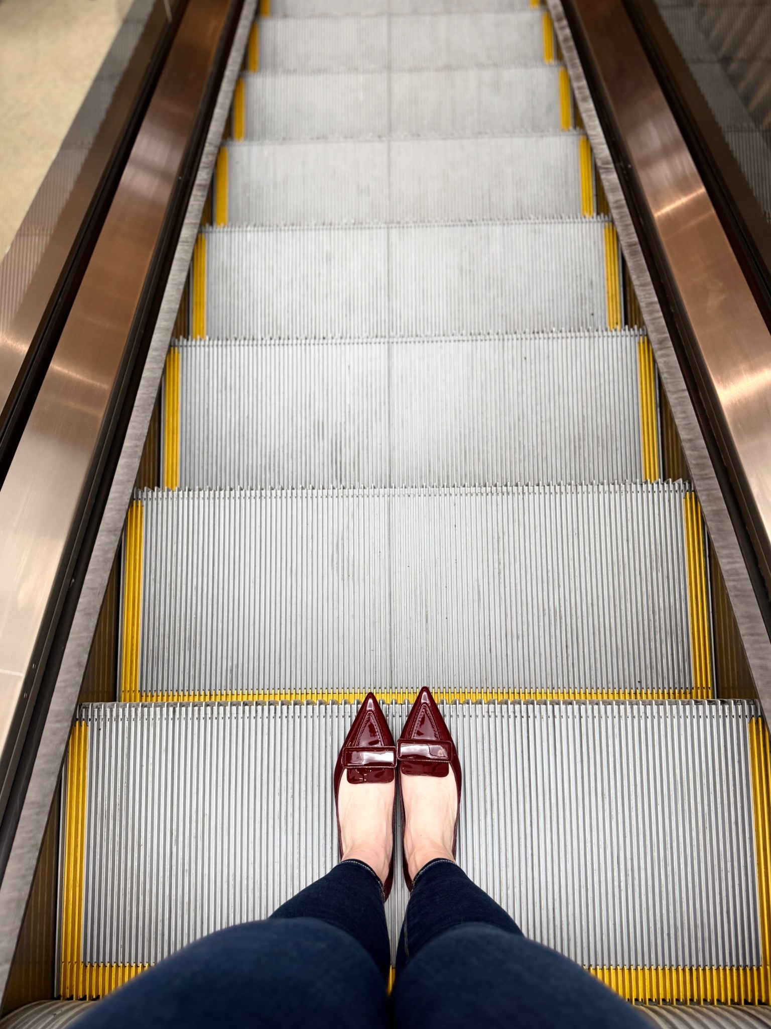 A burgundy shoe with the perfect amount of class and drama. Channeling an Audrey Hepburn vibe.

#houseofcolour #hoc #houseofcolourpflugerville #houseofcolourusa #coloranalysis #houseofcolouraustin #hocsummer #hocwinter 

#LTKSaleAlert #LTKSpringSale