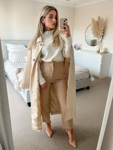 I can only find this coat in petite in the website but for those who doesn’t want the petite size I’ve tagged a similar trench in regular sizing 

#LTKstyletip #LTKaustralia #LTKfit
