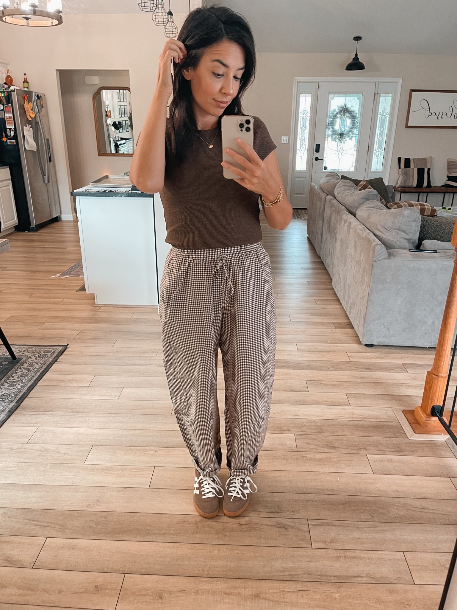 These barrel gingham pants are the perfect mix of comfort and style — versatile enough to dress up or down for any busy mom on the go. Loving the classic pattern and flattering fit! Such a fun unique item to have in your closet! 

@abercrombie win! 

#LTKStyle
#MomStyle
#GinghamPants
#CasualChic
#EverydayFashion
#StyleInspo
#WardrobeEssentials
#ComfortAndStyle
#OOTD
#EffortlessStyle
#falloutfitinspo

#LTKautumn #LTKStyleTip #LTKSeasonal
