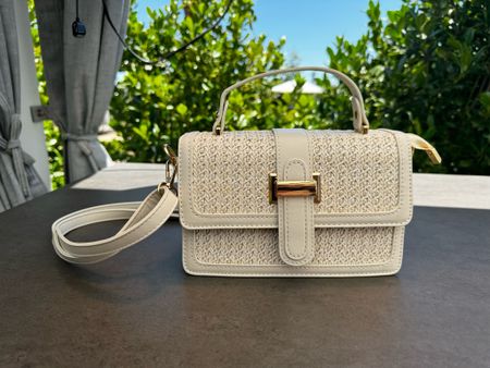 The CUTEST purse! Great purse for your beach vacation. 

Straw Crossbody Bags for Women, Summer Straw Purses and Handbags Shoulder Clutch Bag for Vacation

#LTKItBag #LTKFindsUnder50 #LTKStyleTip