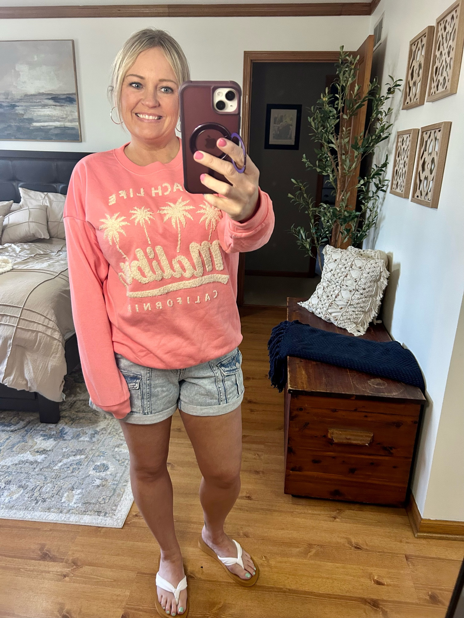 Newest favorite crewneck!! So cozy and bright!

#LTKSeasonal #LTKOver40 #LTKStyleTip