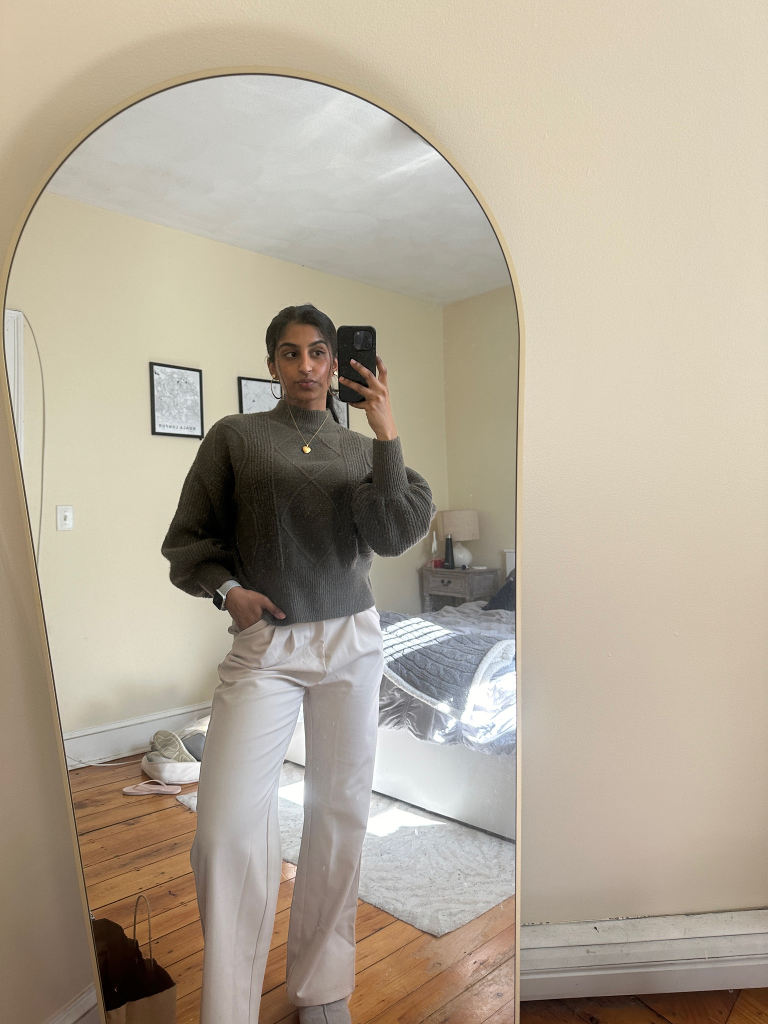 Business casual work outfit 

Sweater dress pants spring winter fall women’s outfit casual necklace Amazon thriftt

#LTKSeasonal #LTKWorkwear #LTKStyleTip