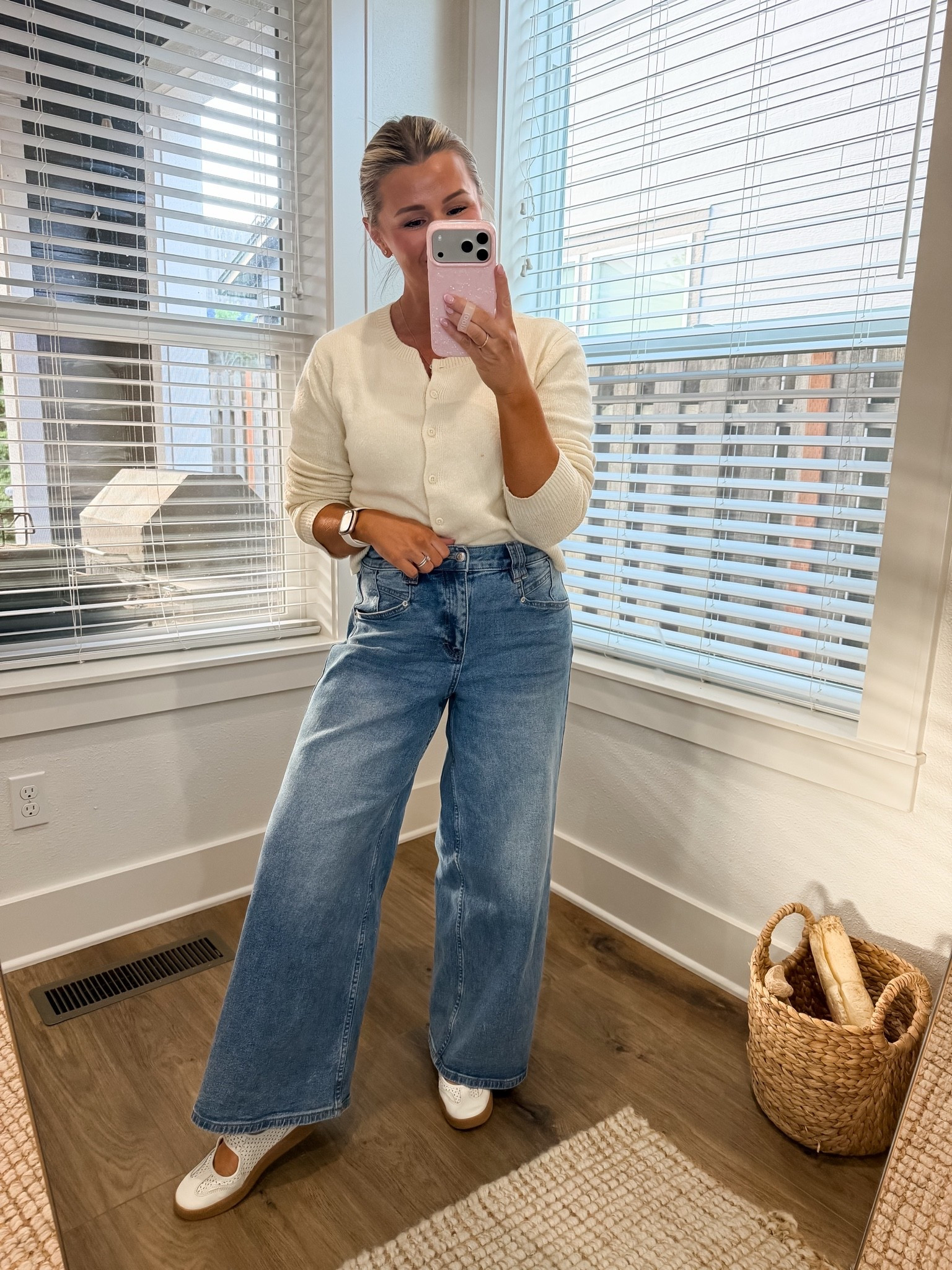 Easy spring outfit 

4 short in the ultra wide leg jeans - I’m 5’2 and if I was even an inch taller, I’d want these jeans in the regular length 
The shoes run large. I’m a 6.5/7 and went with a 6.5. They’re SO comfy and cute!