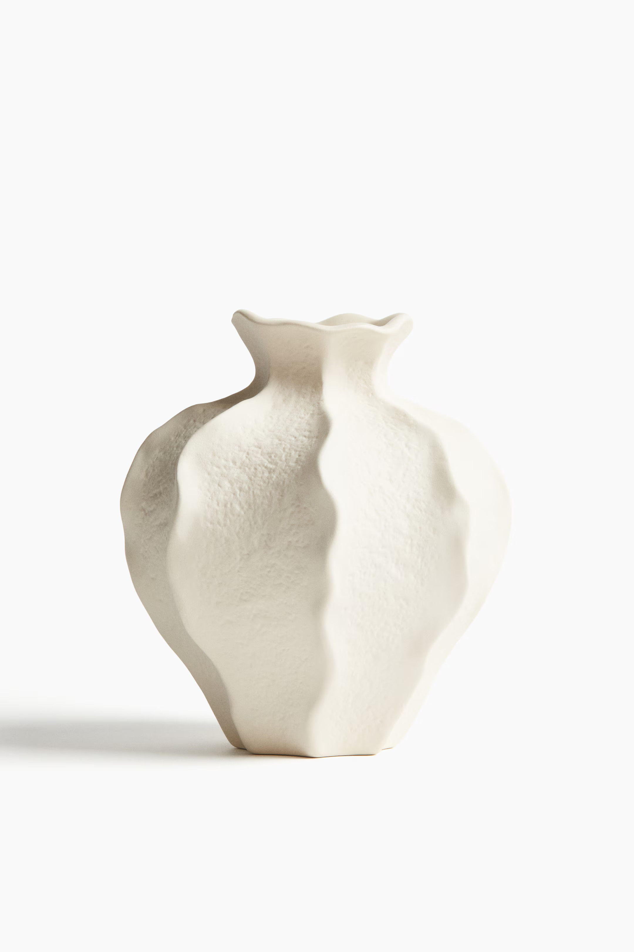 Stoneware vase | H&M (UK, MY, IN, SG, PH, TW, HK)