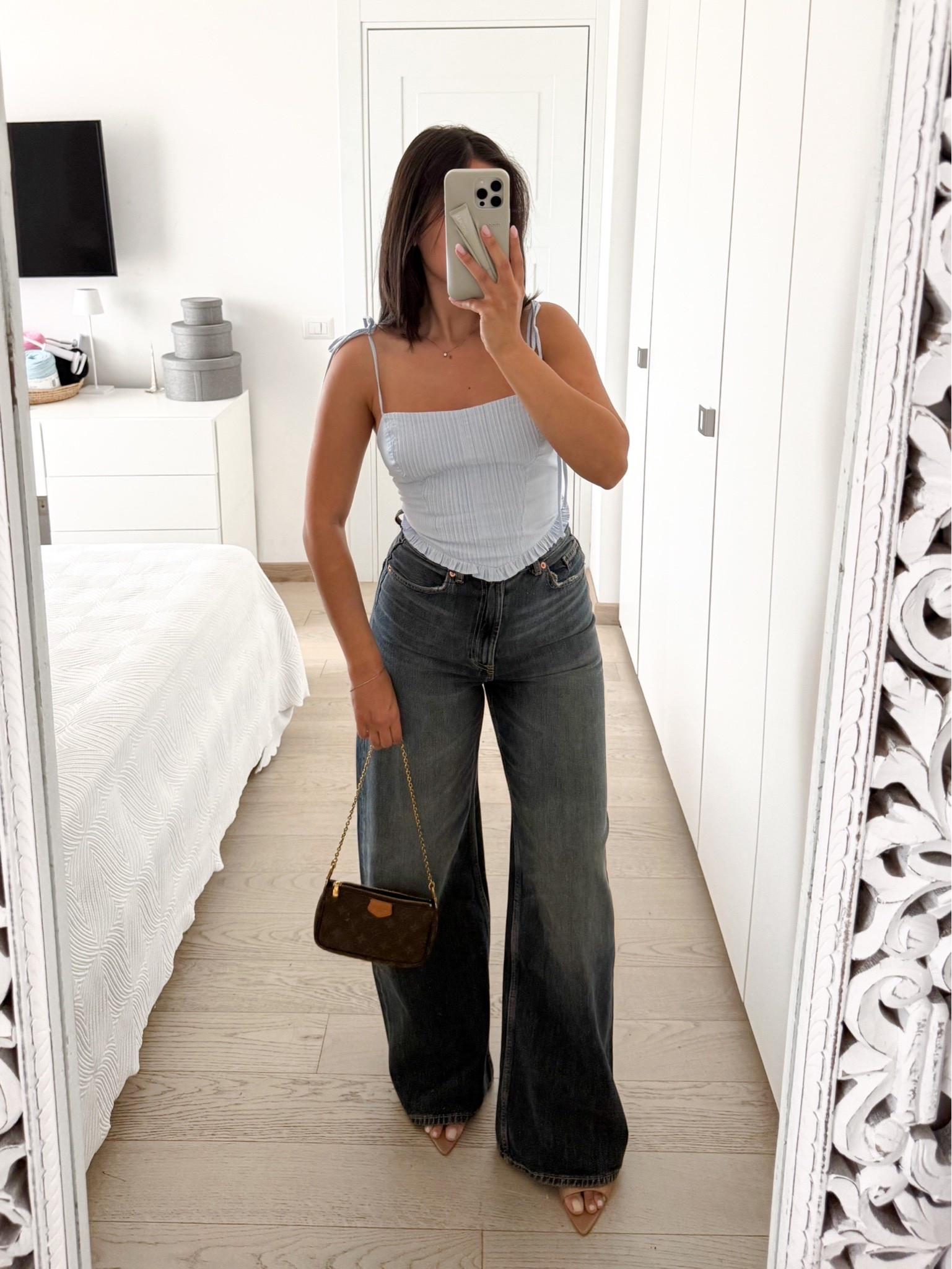 For reference:

I’m 160 cm (5’3”) tall, weigh 53 kg (117 lbs), and I usually wear an Italian size 40.

In the photo, I’m wearing:

• the top in size S (it’s also available in other colors)
• the jeans in size IT40
• the sandals in size 37 (EU) / US 6.5–7

#LTKpetite #LTKeurope #LTKstyletip