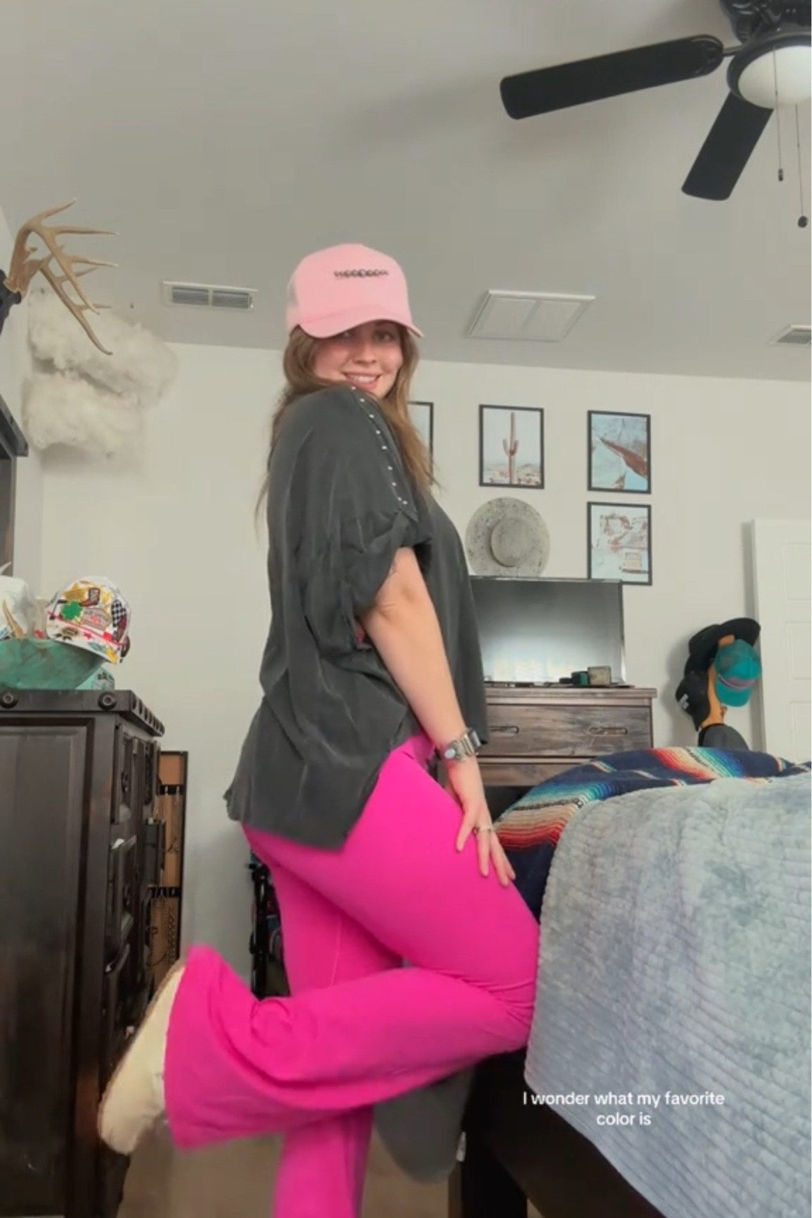 I wonder what my favorite color is hahaha
•
I’ve linked my new favorite yoga pants. They’re honestly an aerie dupe & come in so many colors & best of all- come in a LONG INSEAM!!