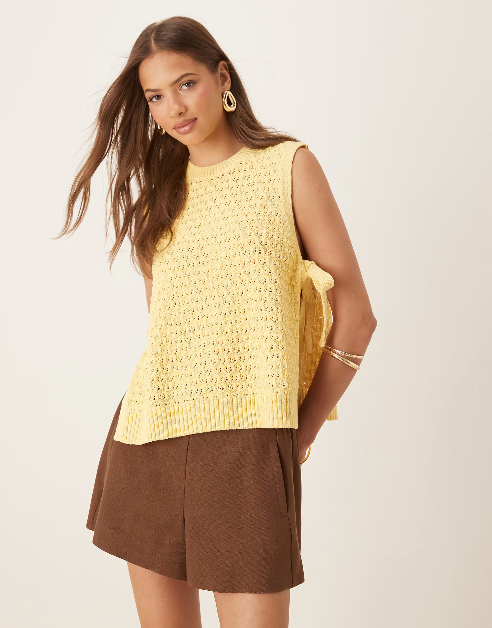 ASOS DESIGN - Gehaakt gebreid tabbaard-hemdje met gestrikte zijkanten in lichtgeel | ASOS | ASOS (Global)