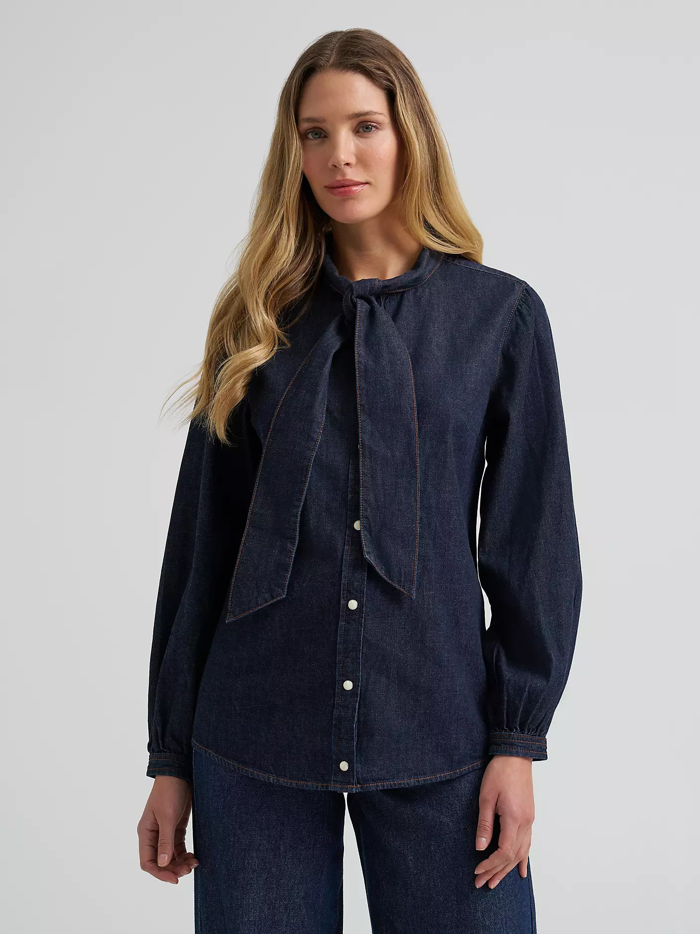 Women's Denim Bow Snap Shirt | Wrangler