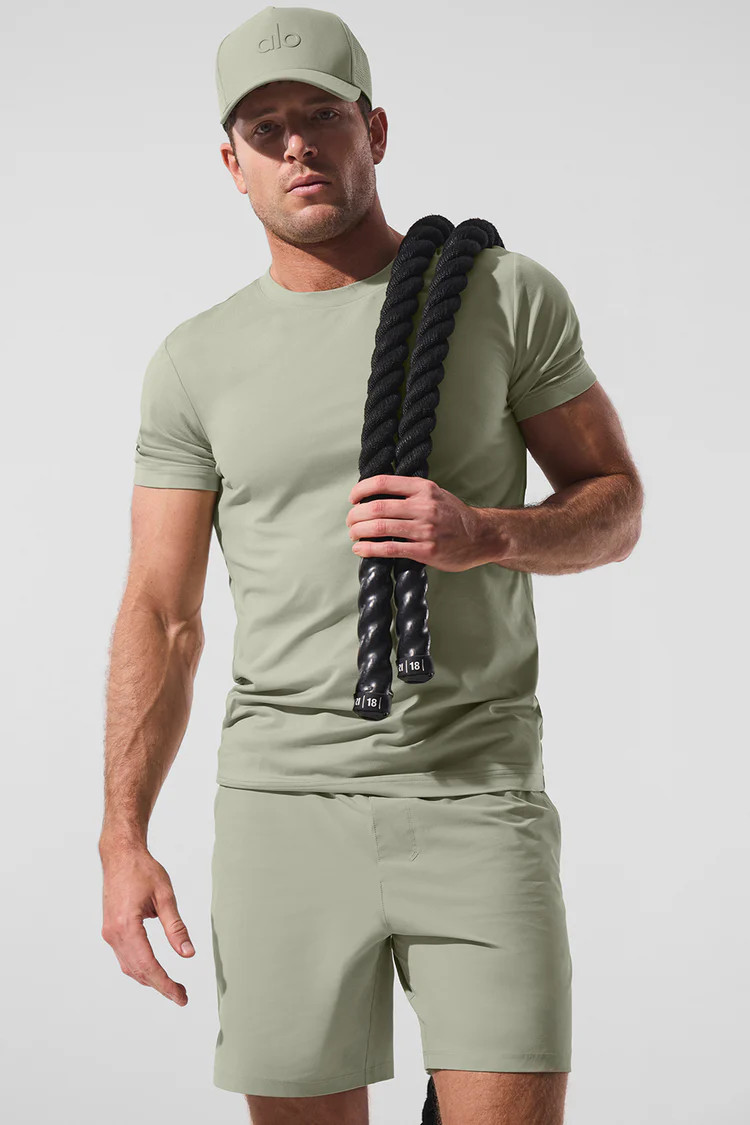 Conquer Reform Crewneck Short Sleeve | Alo Yoga (US)