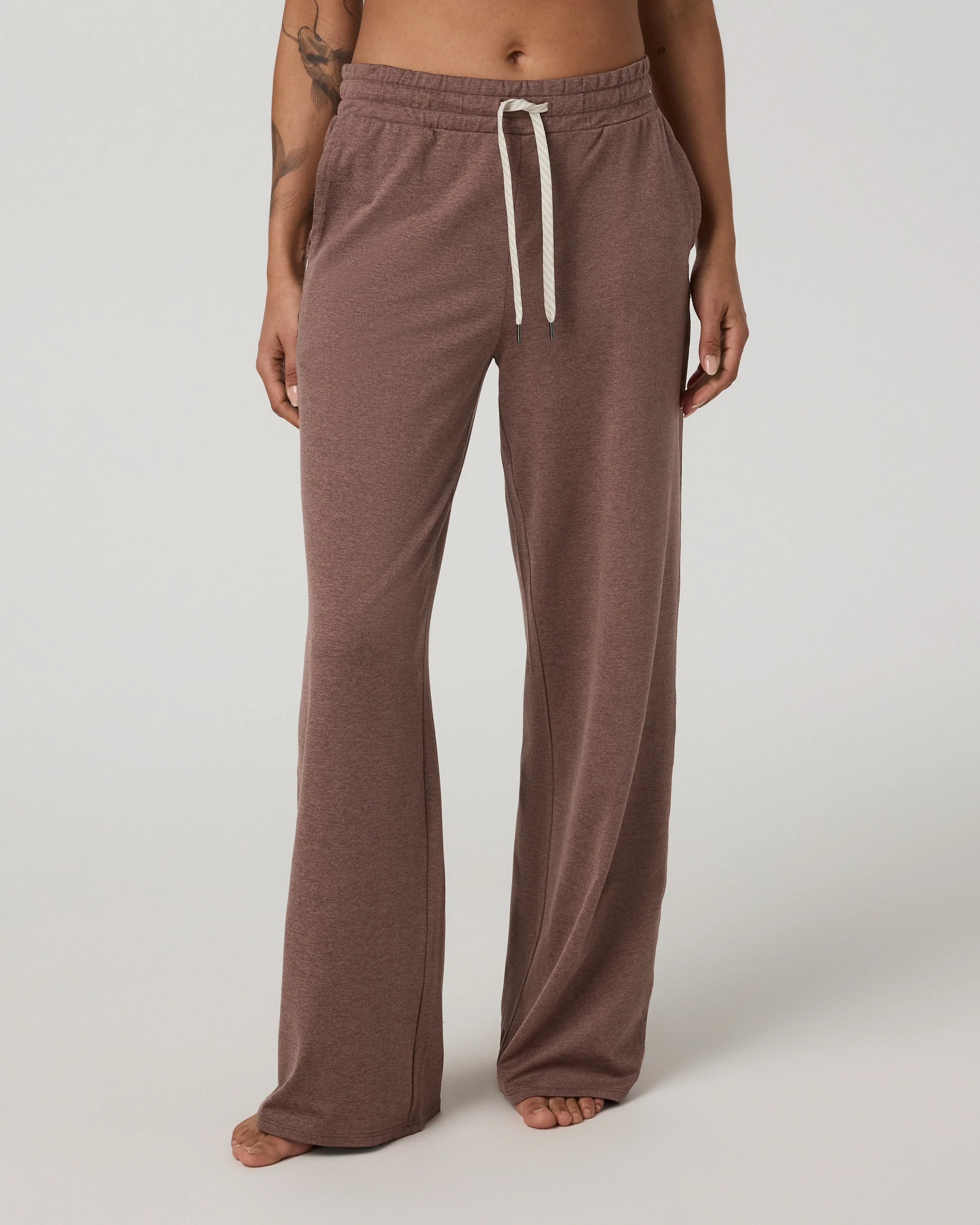 Halo Essential Wideleg Pant | Vuori Clothing (US & Canada)
