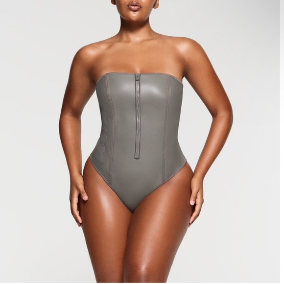 SKIMS Scuba One Piece Swimsuit NWOT Small gray rubberized | Poshmark