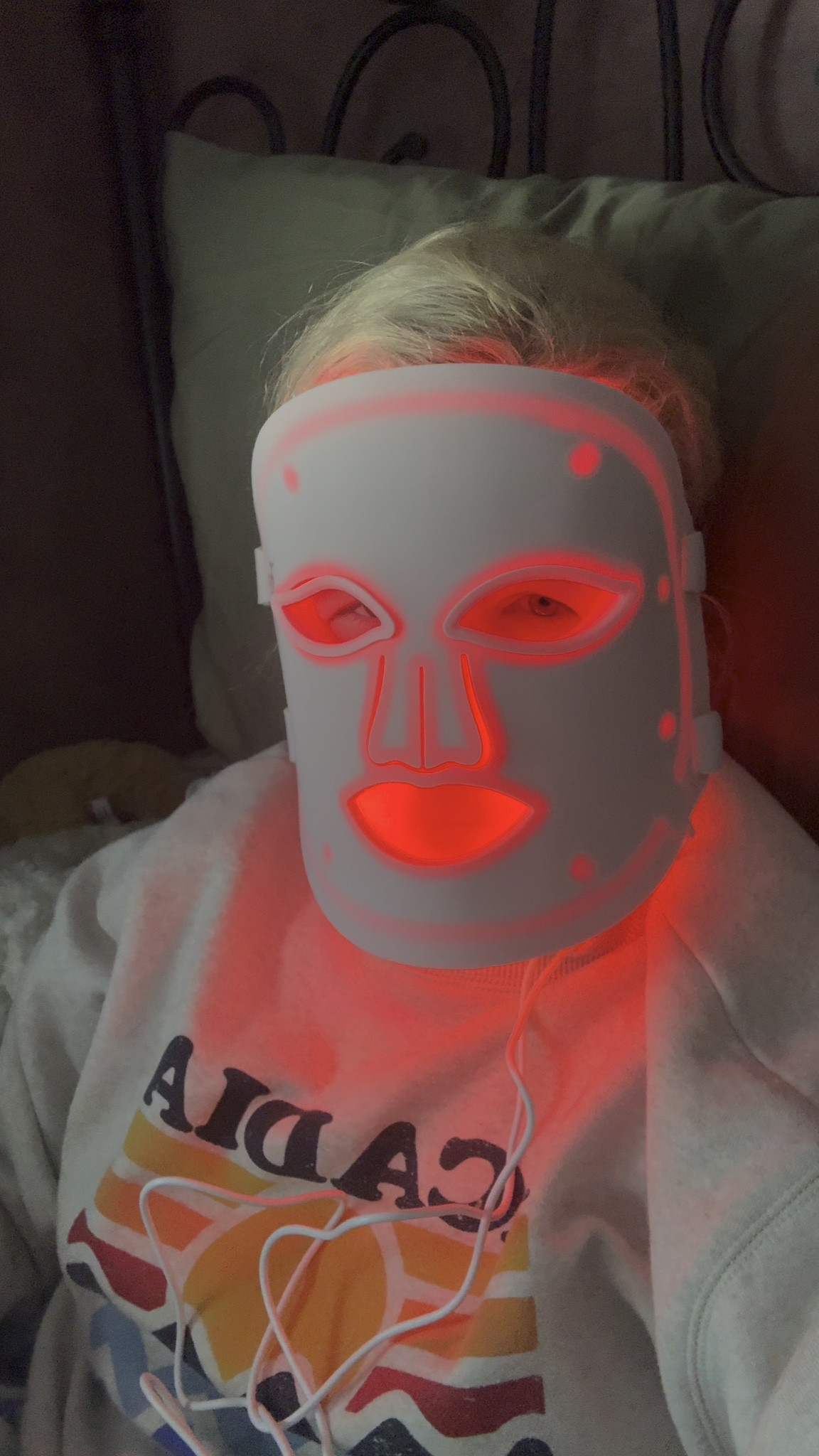 Bridgerton Sunday and red light therapy. 

#LTKselfcare #LTKPetite #LTKBeauty