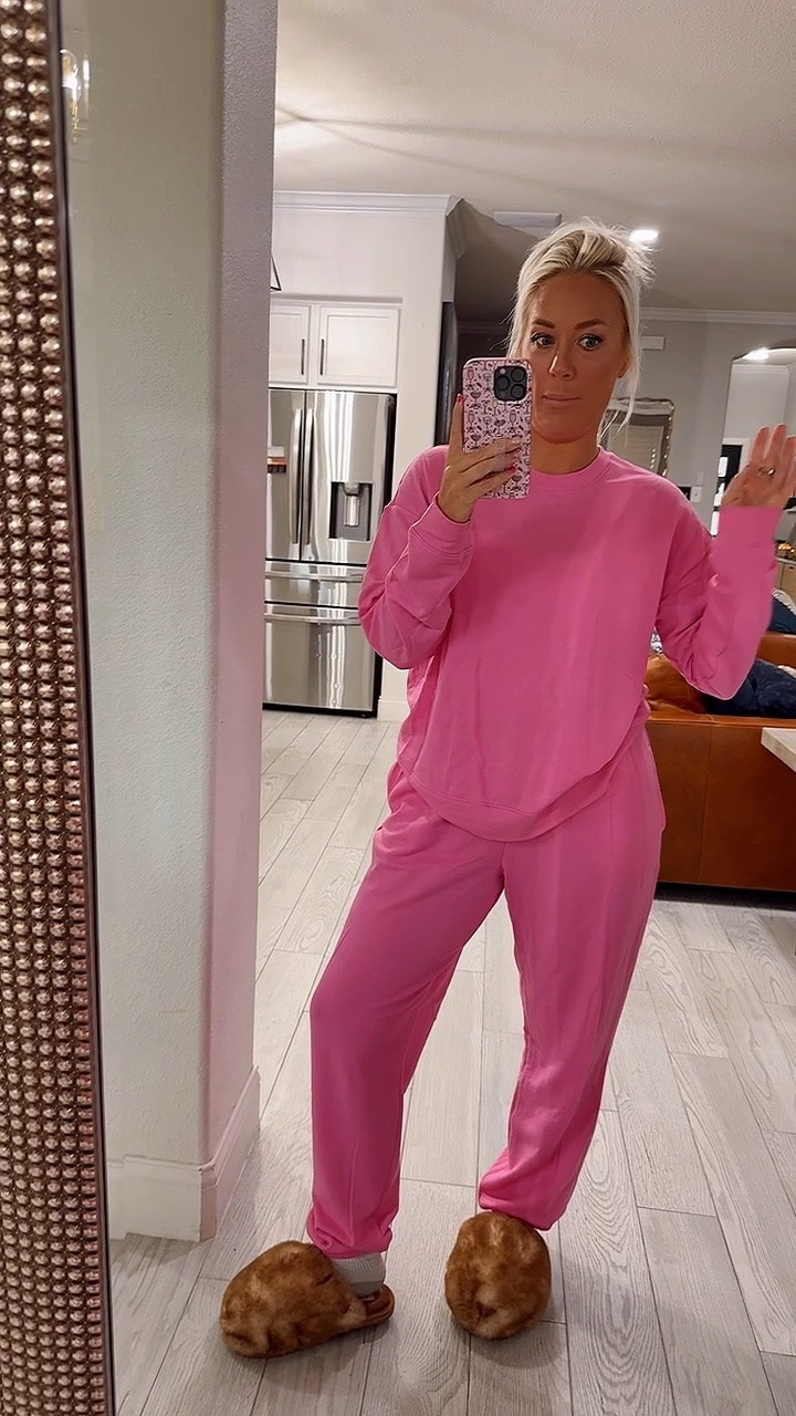 OBSESSED with the color and fit of this lounge set from Walmart - medium