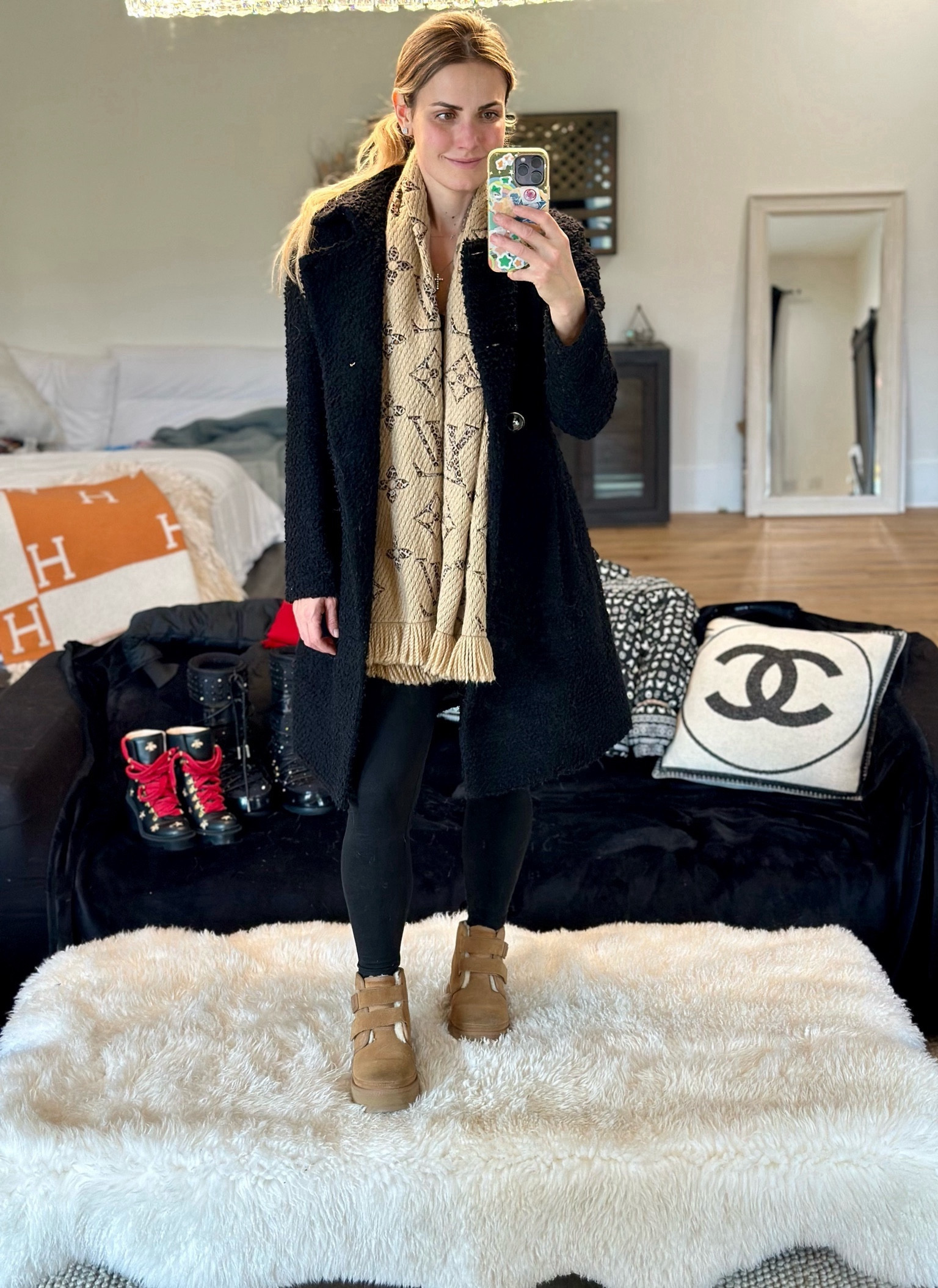 How to style Vuori Halo Jumpsuitt

Vuori Jumpsuit | Winter Edition | Louis Vuitton Scarf | Chanel Jacket | Uggs

#LTKSeasonal #LTKstyletip #LTKMostLoved