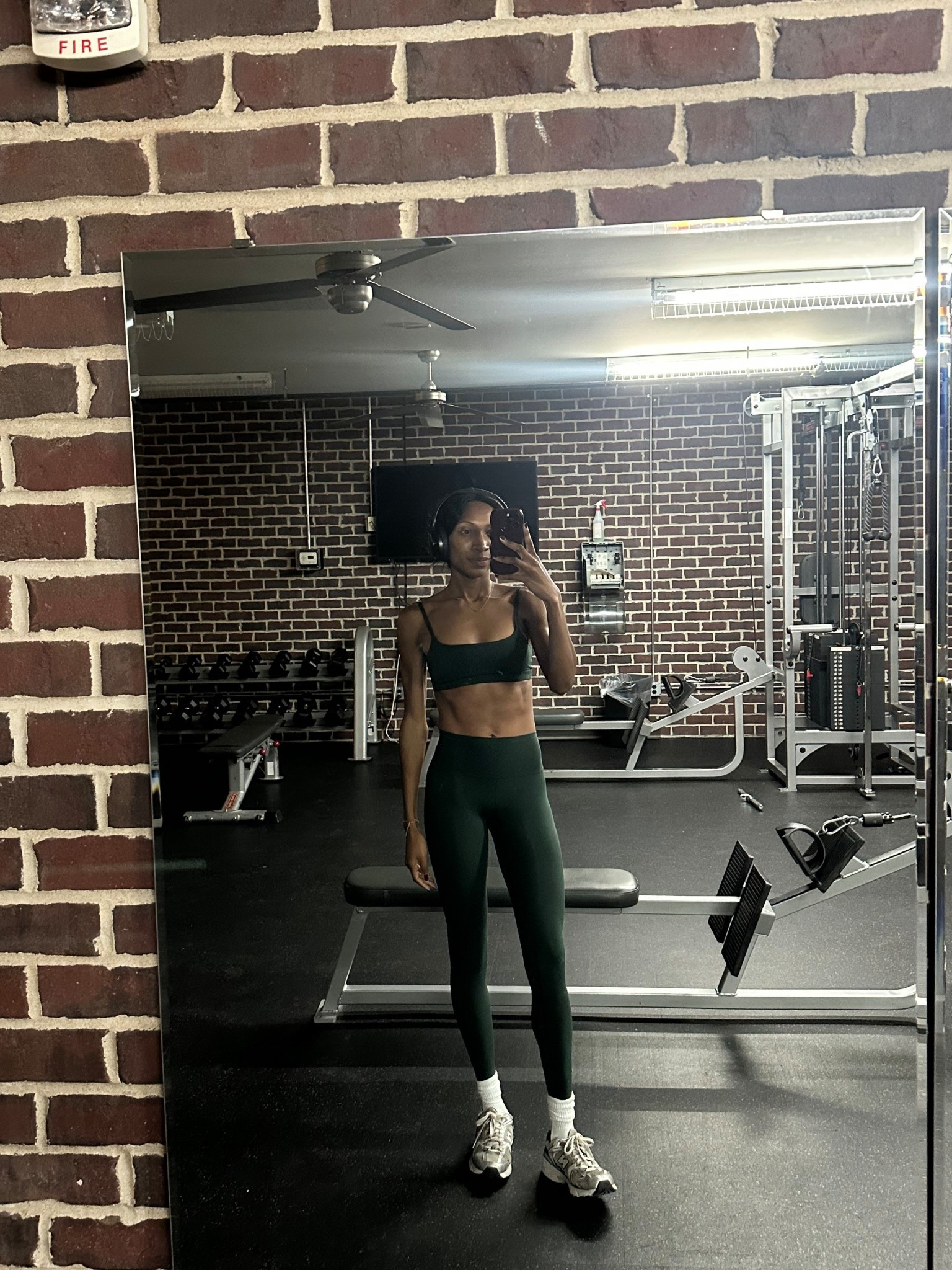 My fave winter color right now 🫶

Xxs in both sports bra & leggings 
